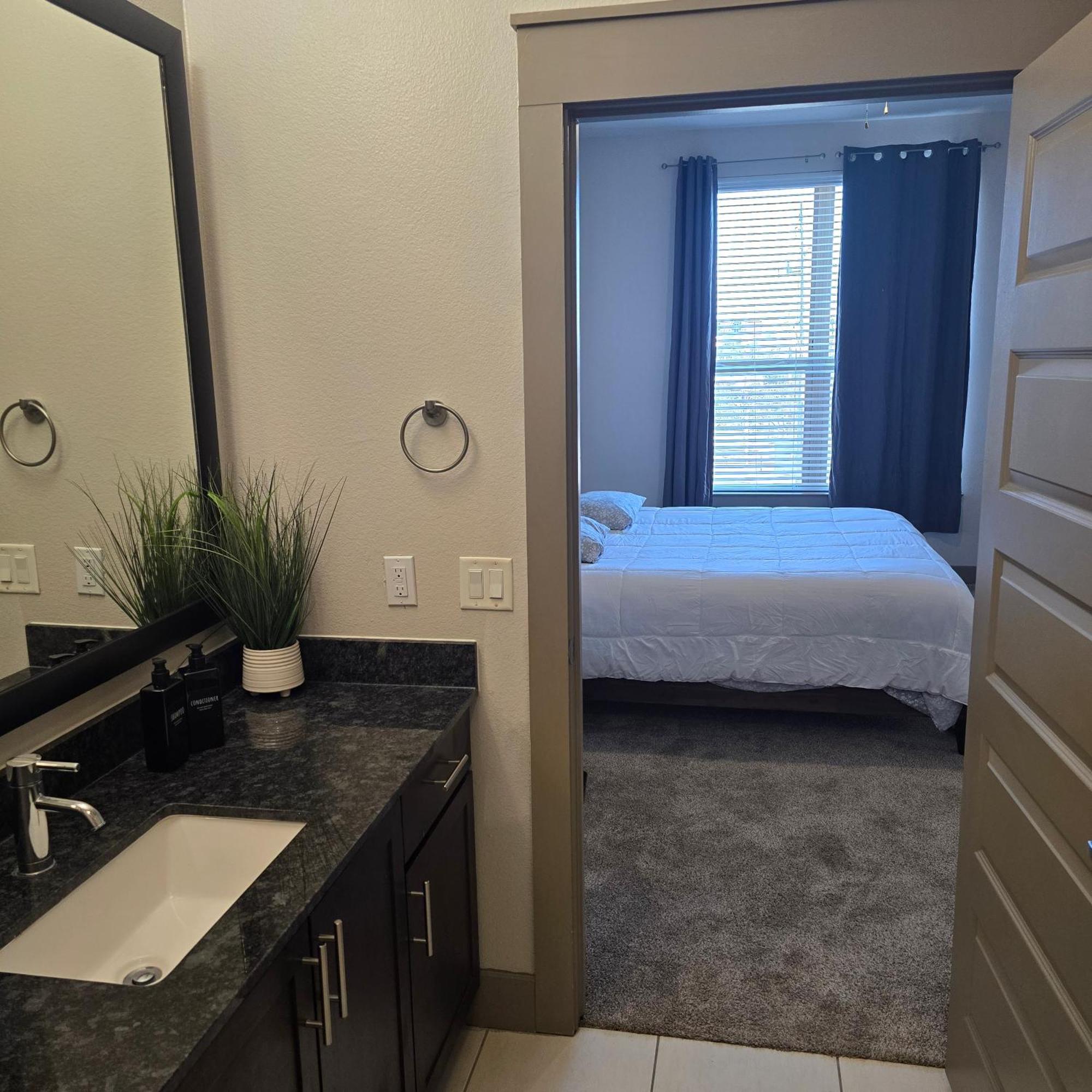Convention Center Downtown Escape Apartment Houston