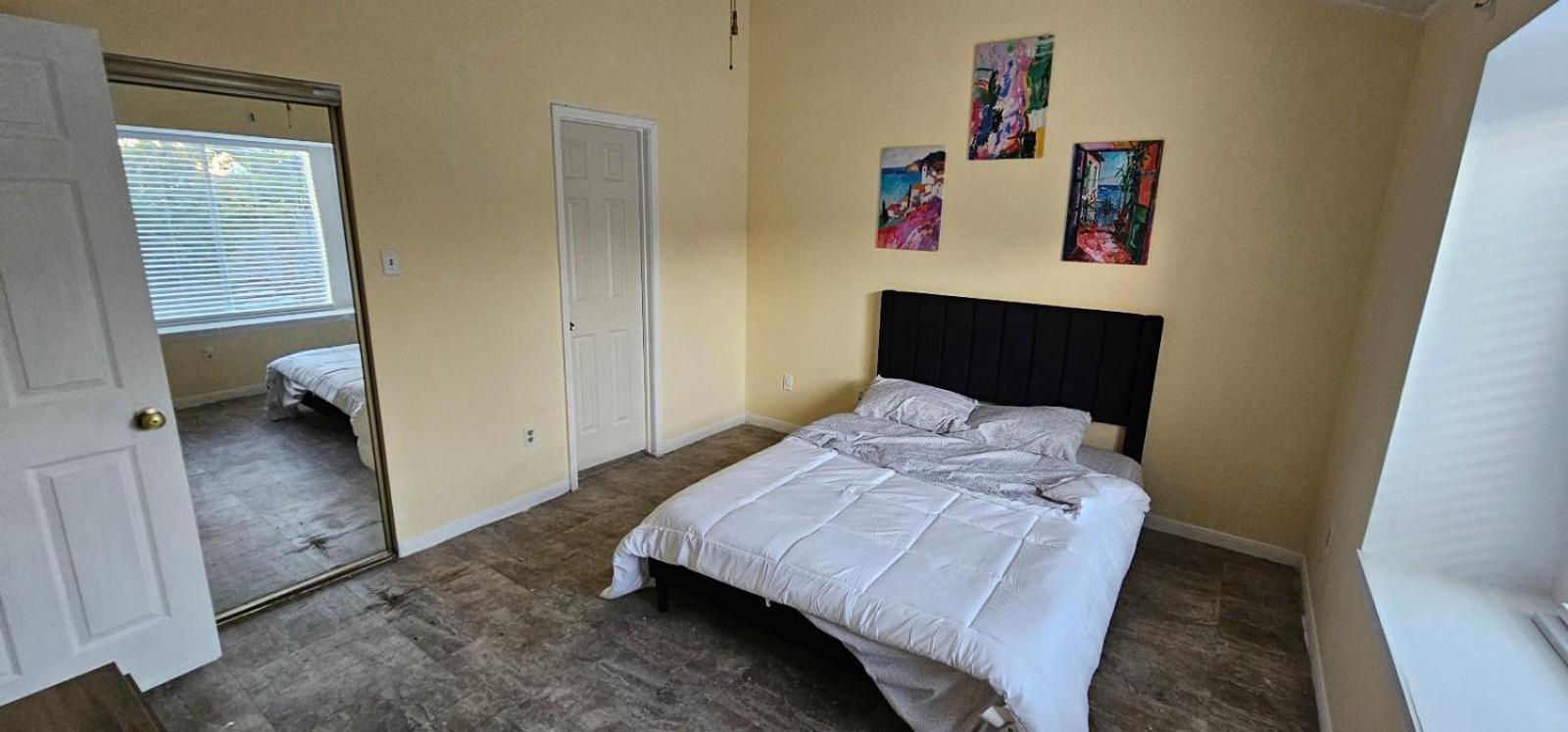 Holiday home 2br 2ba Gem With Private Yard Entire House *