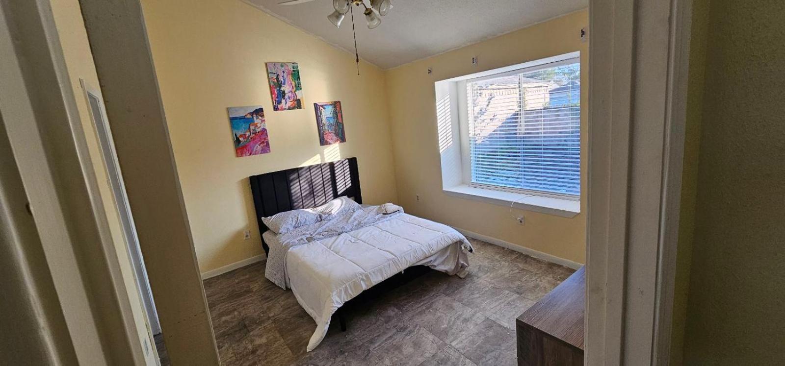 Holiday home 2br 2ba Gem With Private Yard Entire House Houston