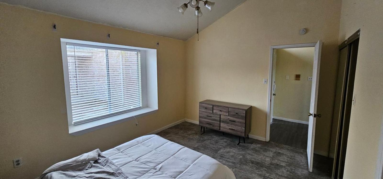 2br 2ba Gem With Private Yard Entire House Houston