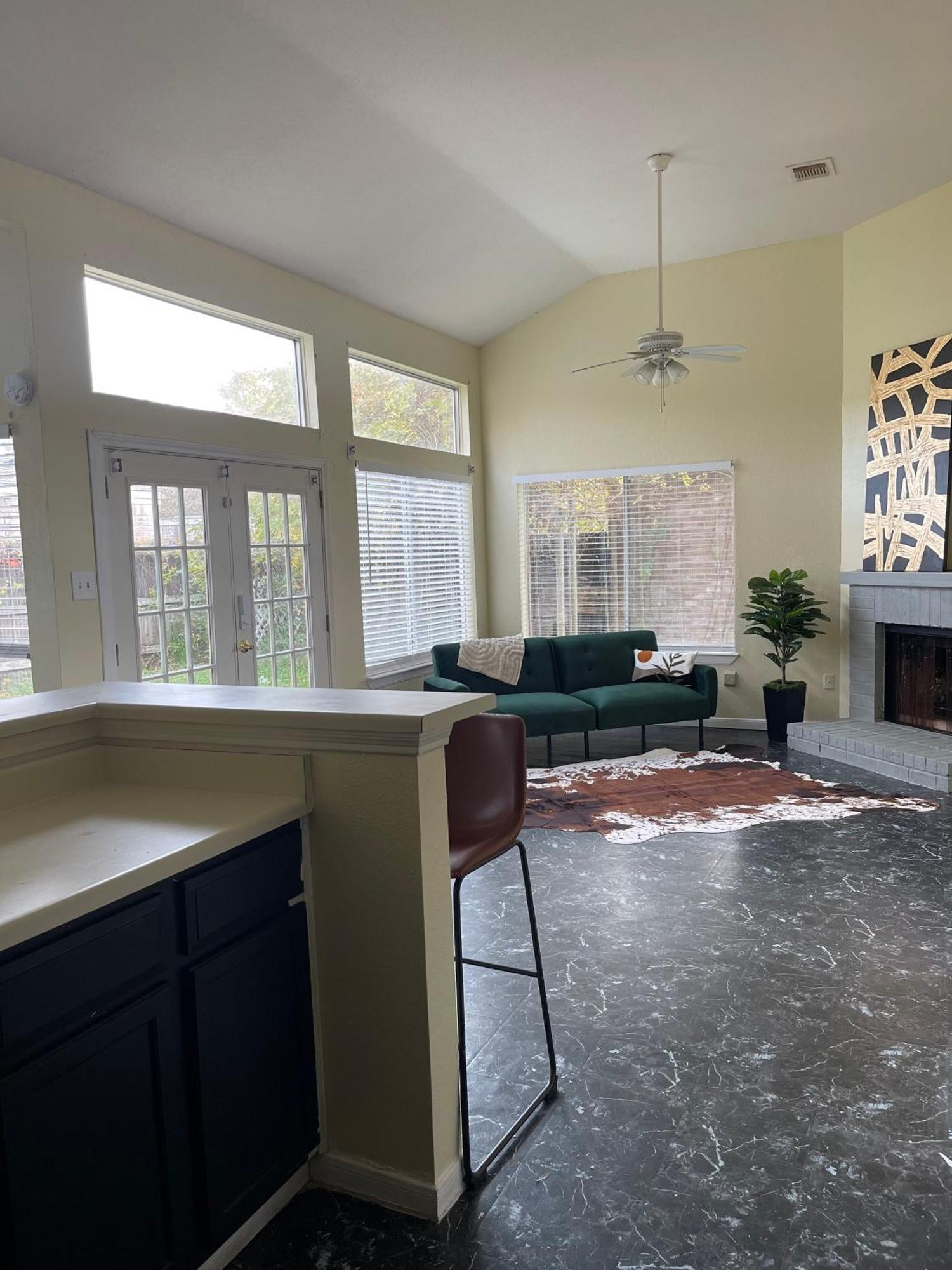 2br 2ba Gem With Private Yard Entire House Holiday home *