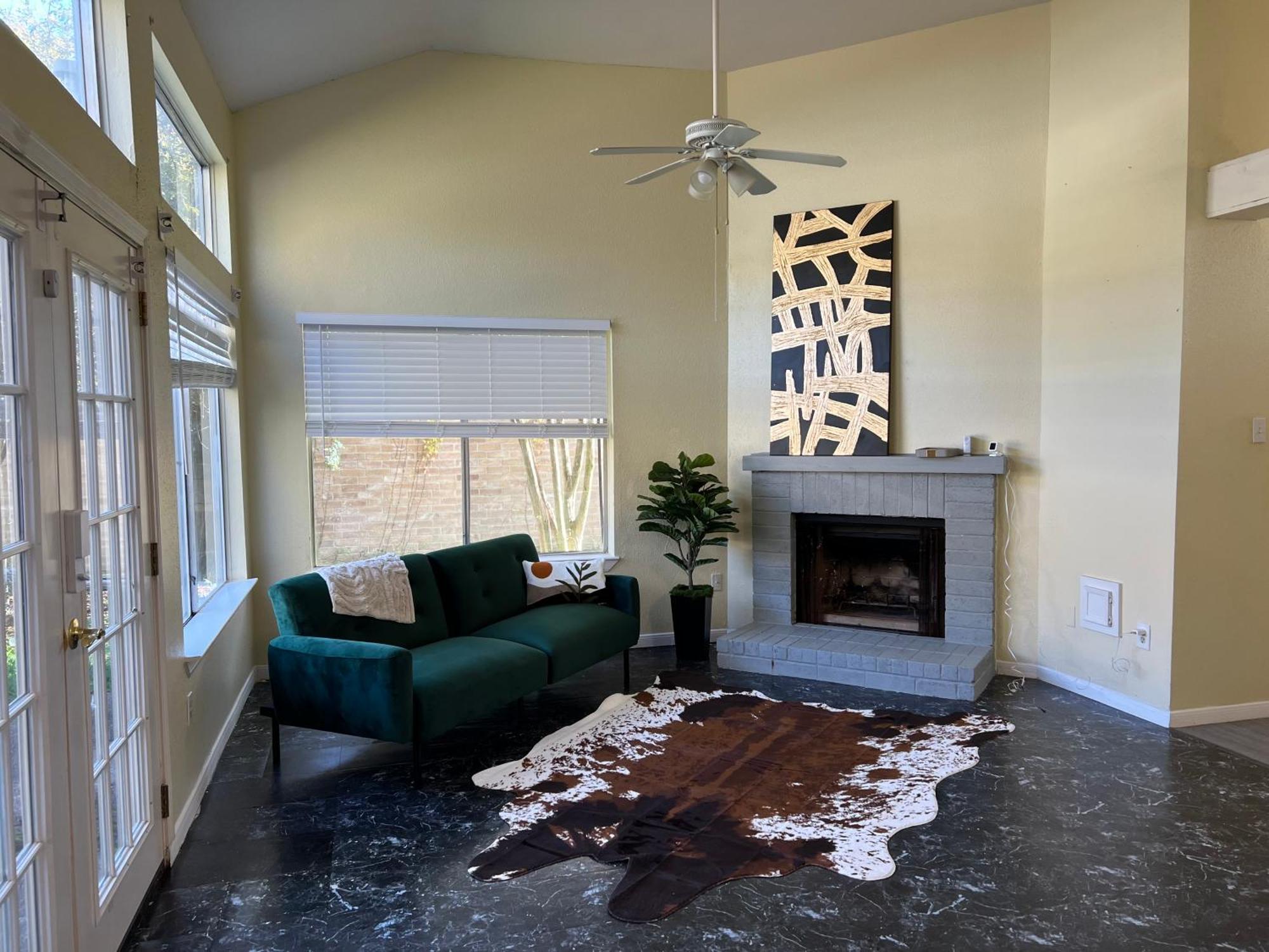 2br 2ba Gem With Private Yard Entire House Houston