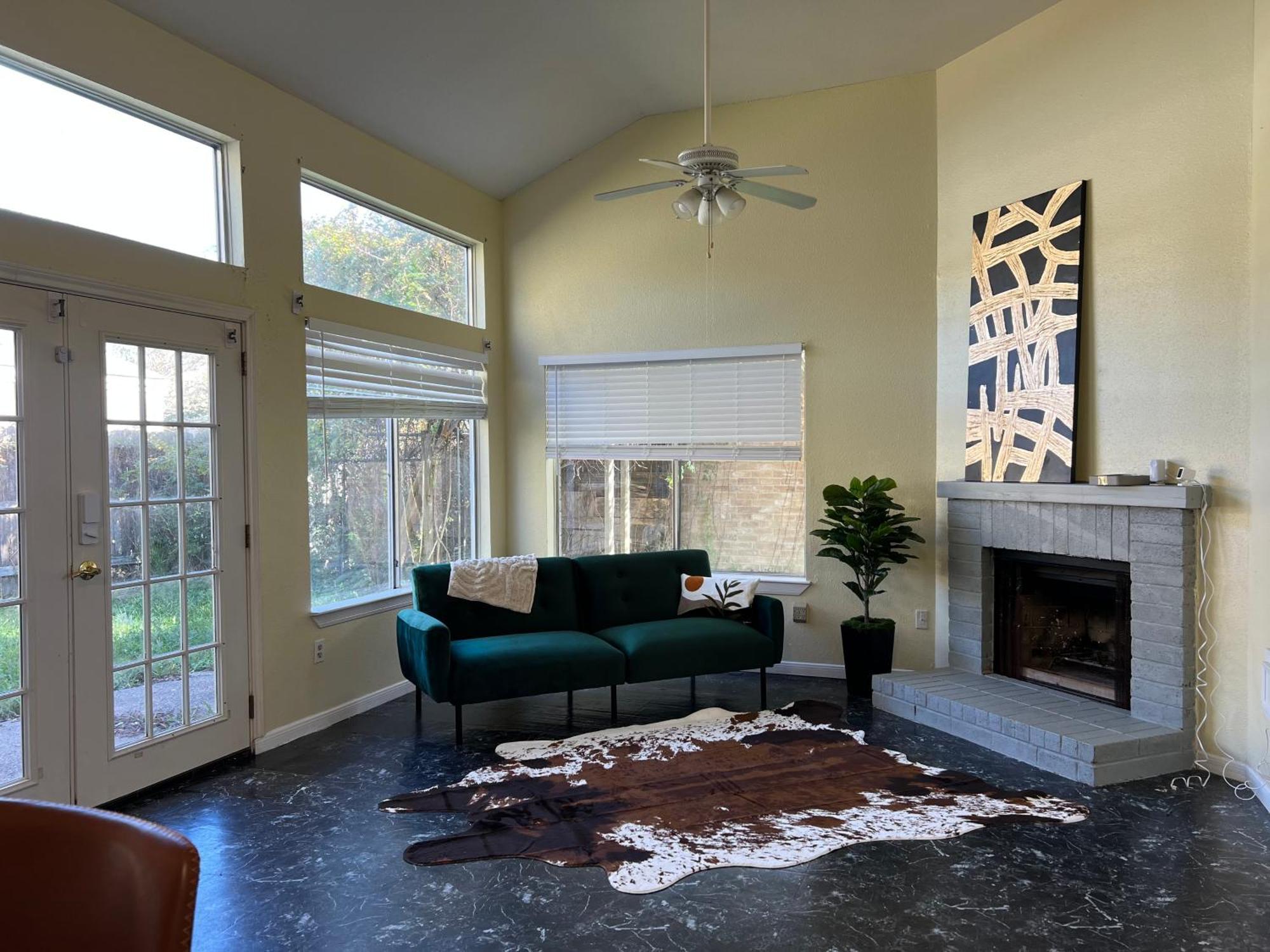 2br 2ba Gem With Private Yard Entire House * Houston