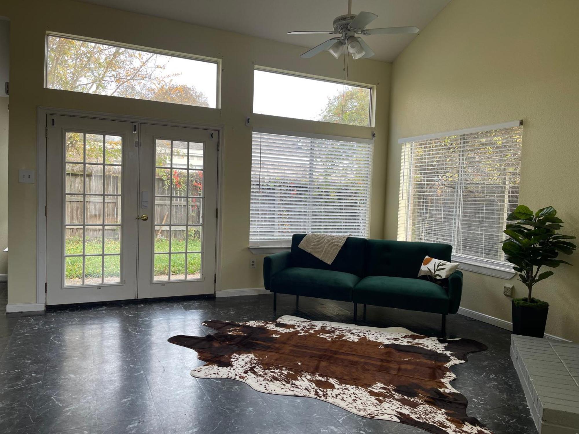 2br 2ba Gem With Private Yard Entire House