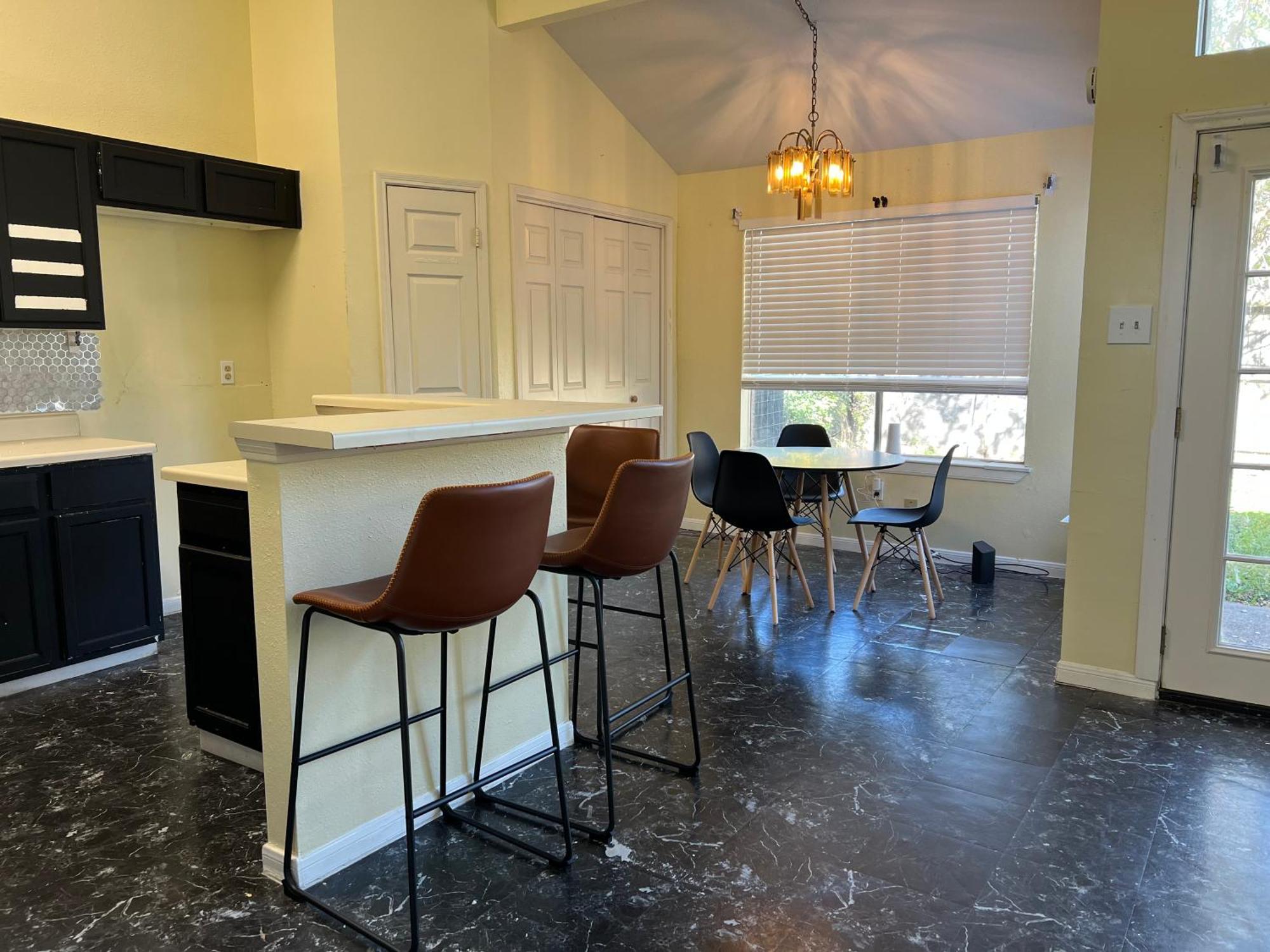 Holiday home 2br 2ba Gem With Private Yard Entire House *