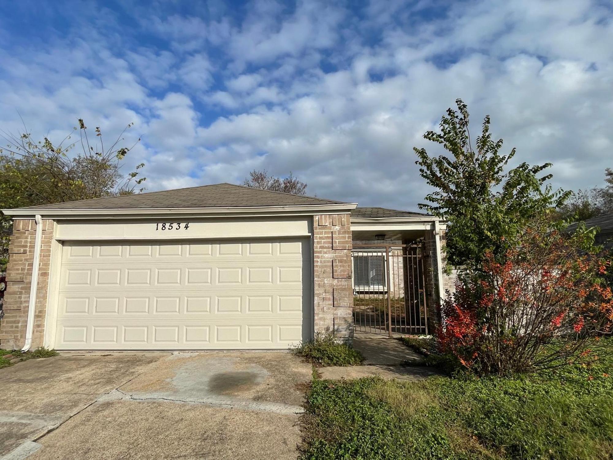 Holiday home 2br 2ba Gem With Private Yard Entire House