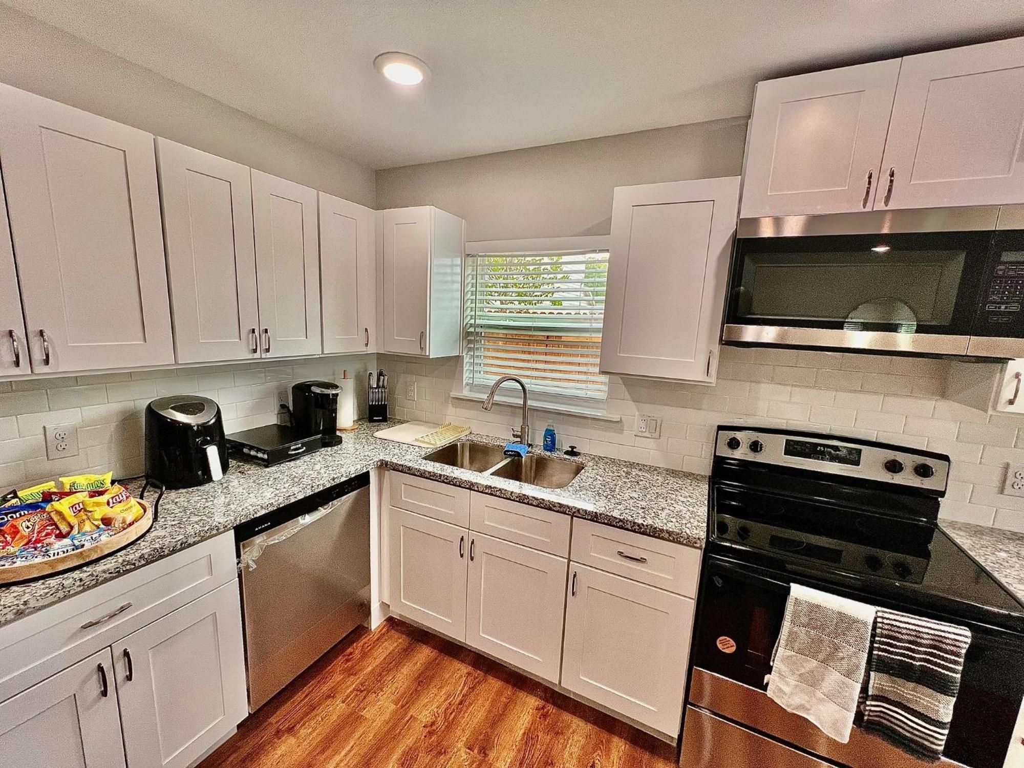 Holiday home 3br Retreat Near Downtown - Airport - Nrg Stadium *