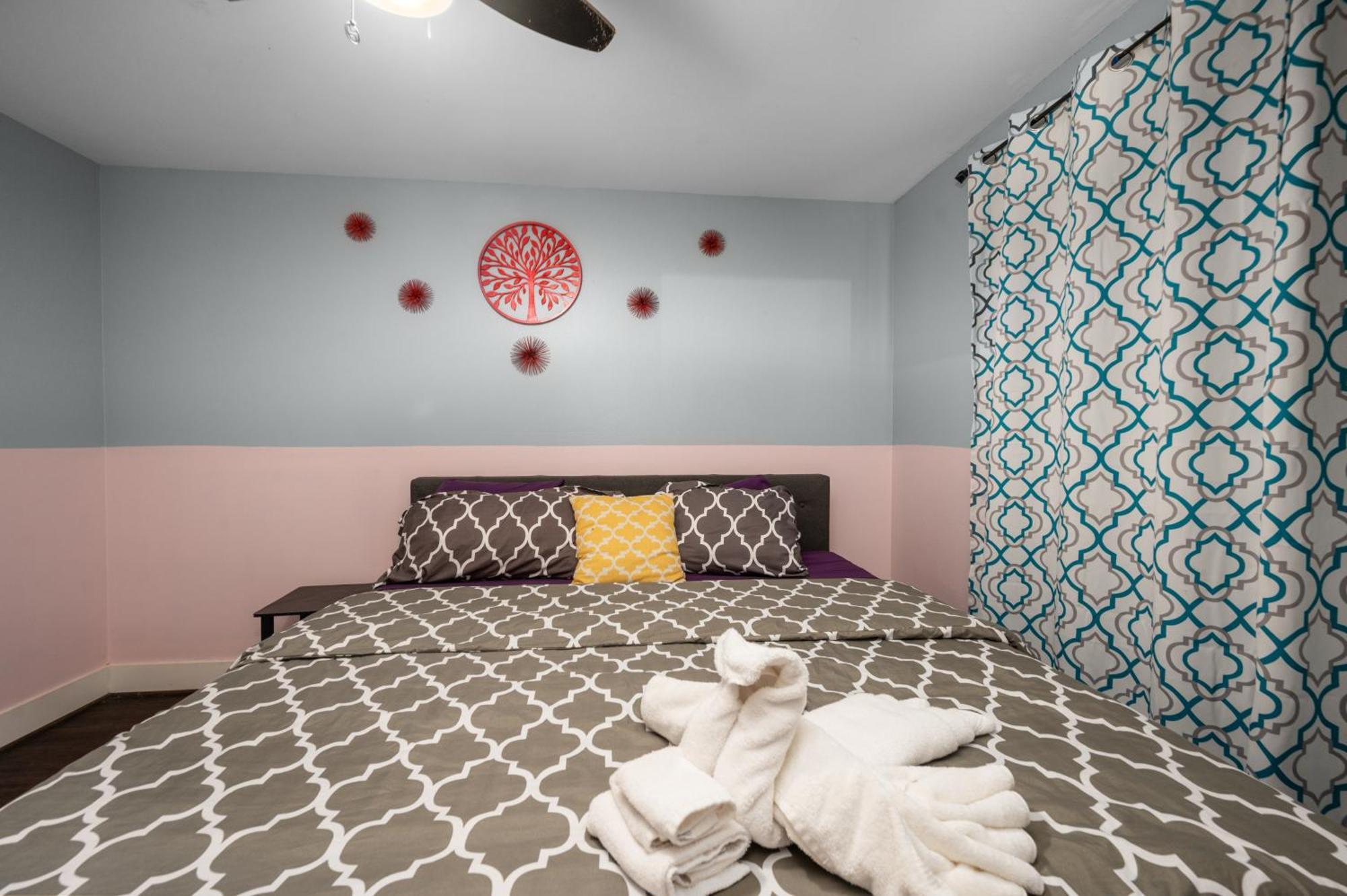 Apartment Chic & Cozy 1br With Free Parking & King Bed *