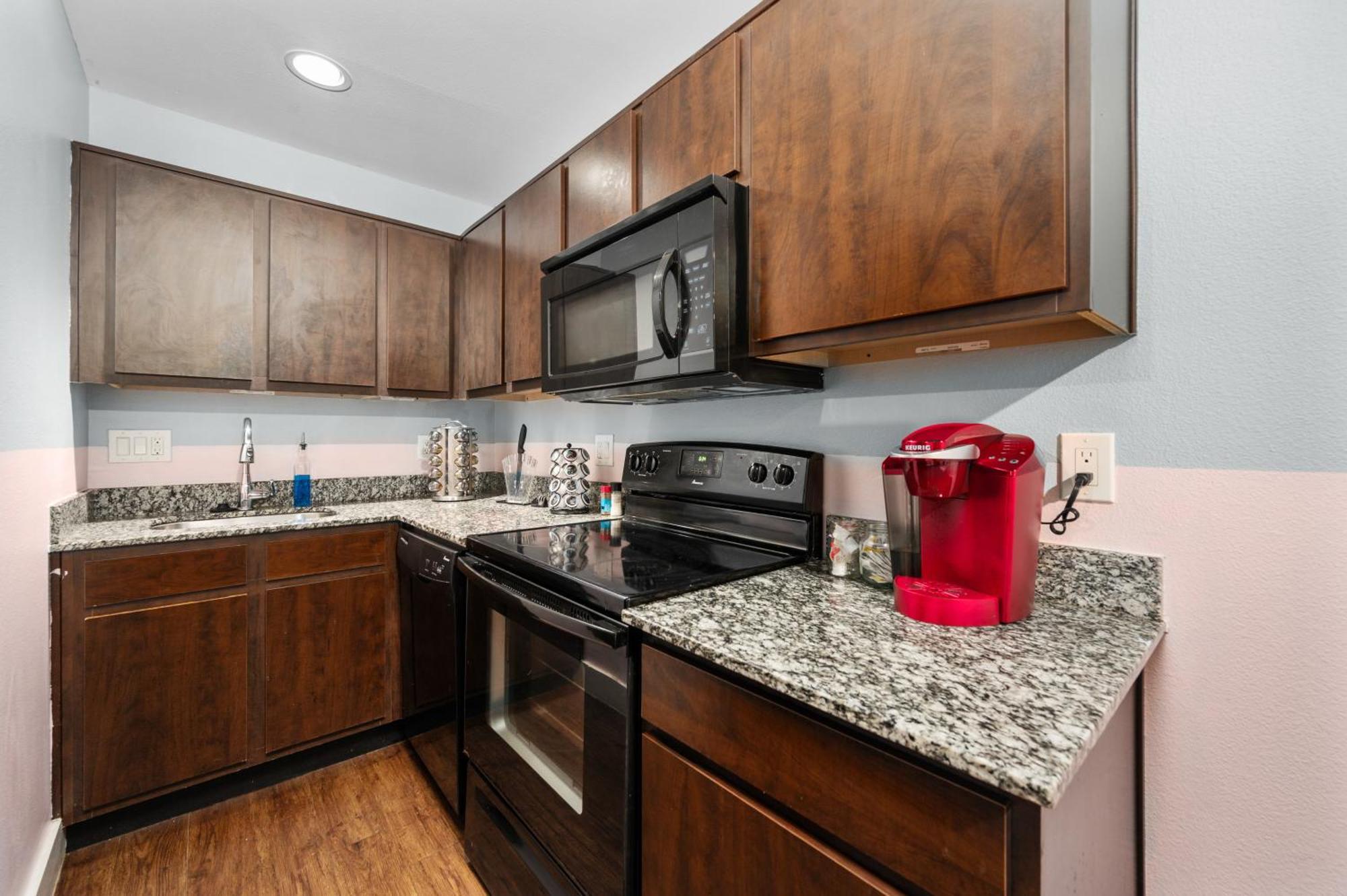 Chic & Cozy 1br With Free Parking & King Bed Apartment Houston