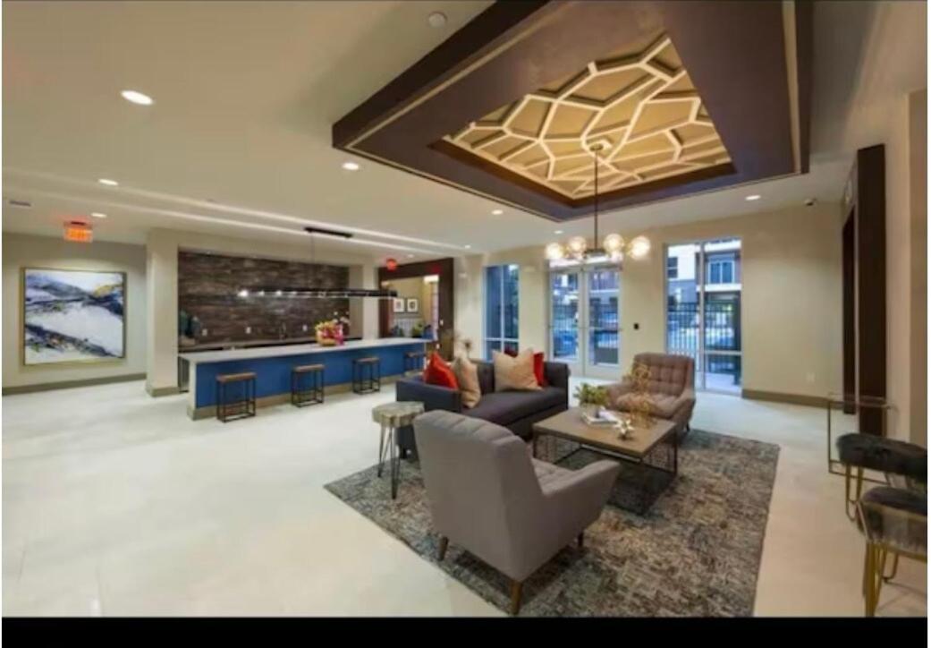 Space Gateway Apartment