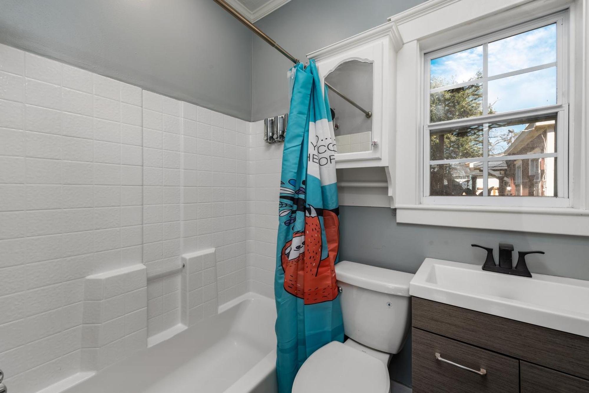 Apartment Comfy With King Bed & Full Kitchen - Near Attractions Houston