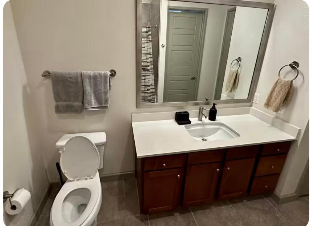 Apartment Space Gateway