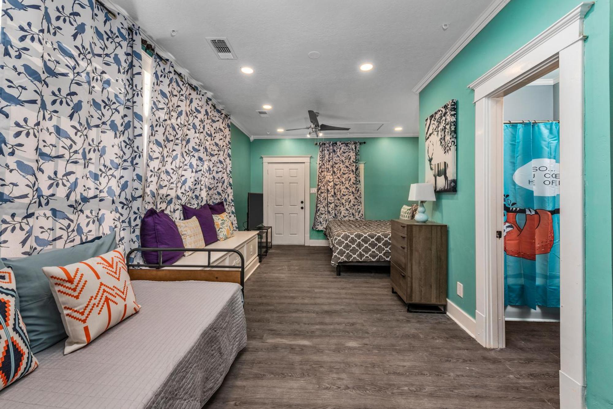 Comfy With King Bed & Full Kitchen - Near Attractions * Houston