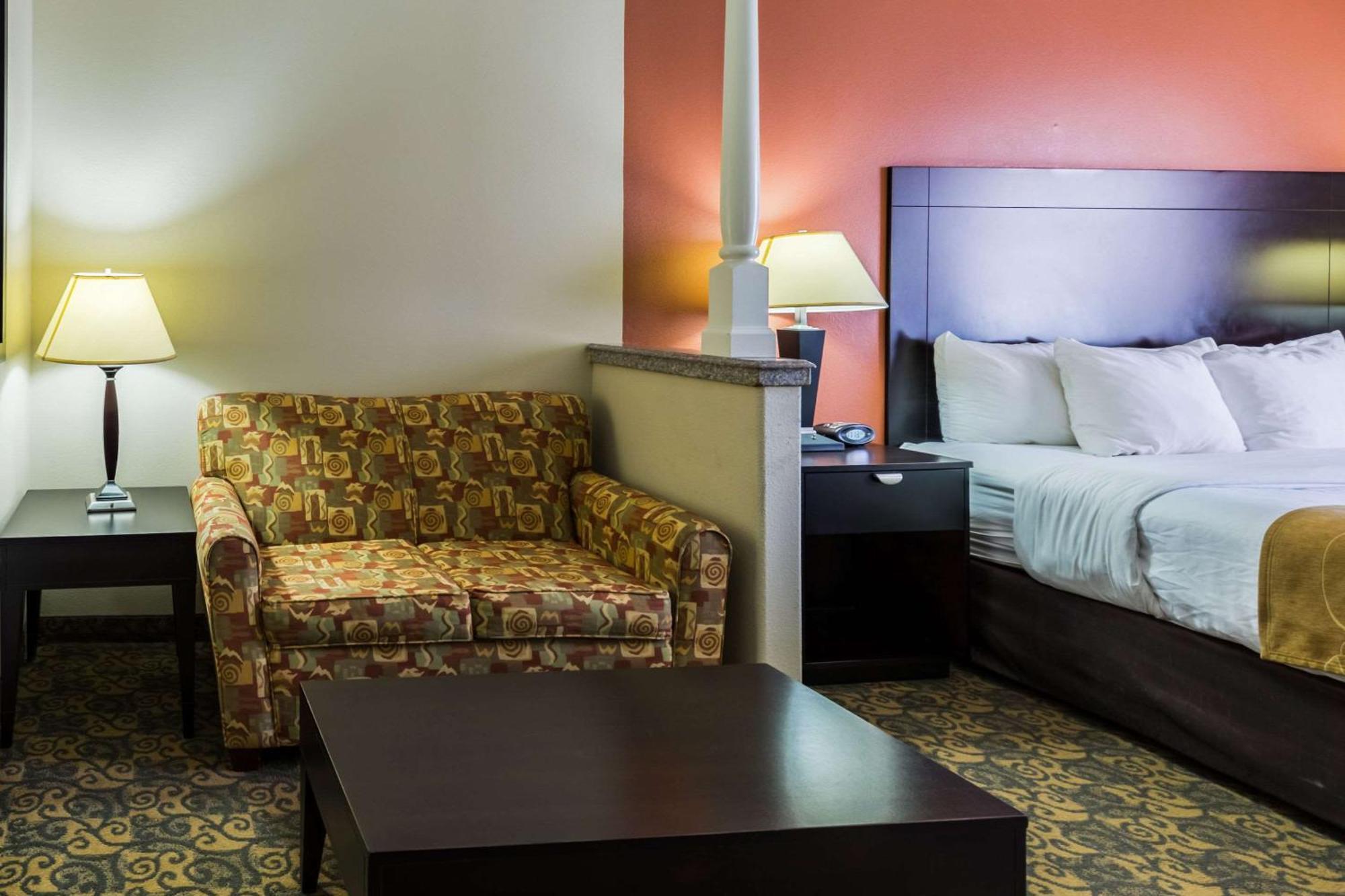 Hotel Comfort Westchase Energy Corridor 3*