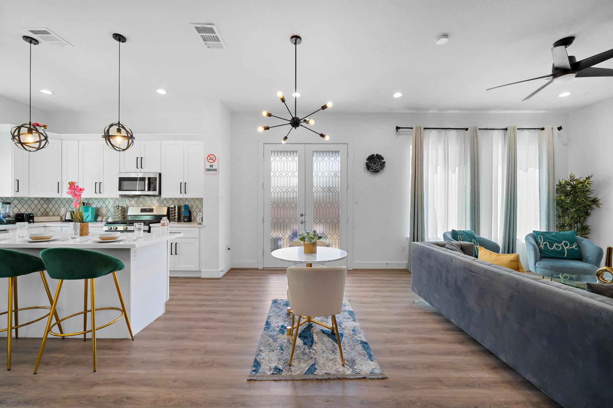 Luxury Near Med Center, Uptown & Downtown Holiday home