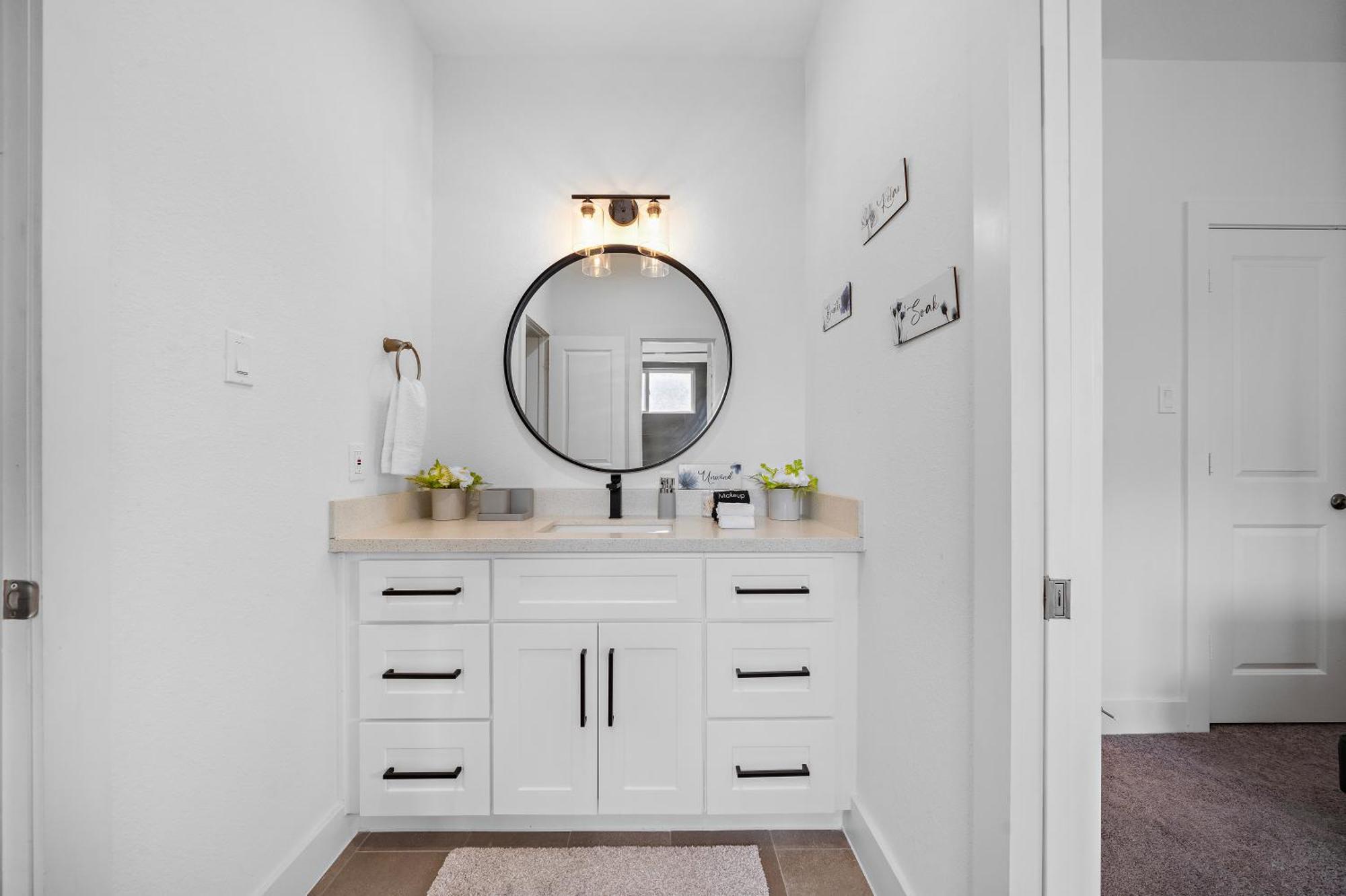 Holiday home Luxury Near Med Center, Uptown & Downtown