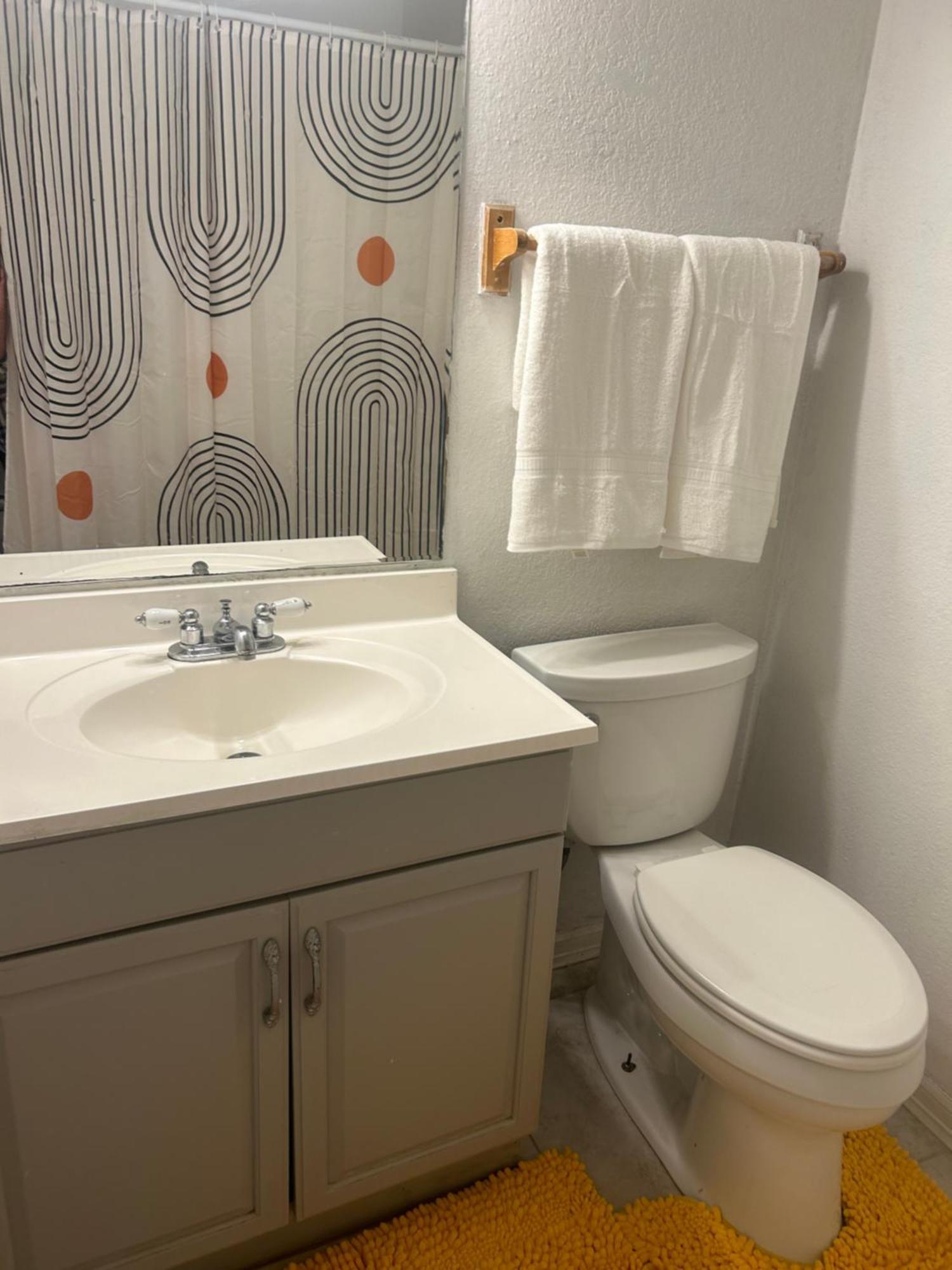 Sanctuary- Pristine And Spacious- Near Downtown Holiday home *