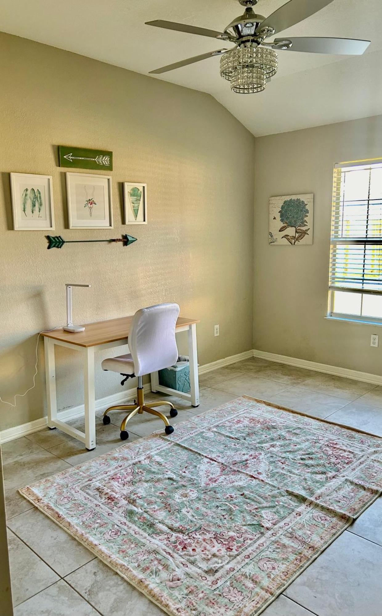 Holiday home Sanctuary- Pristine And Spacious- Near Downtown