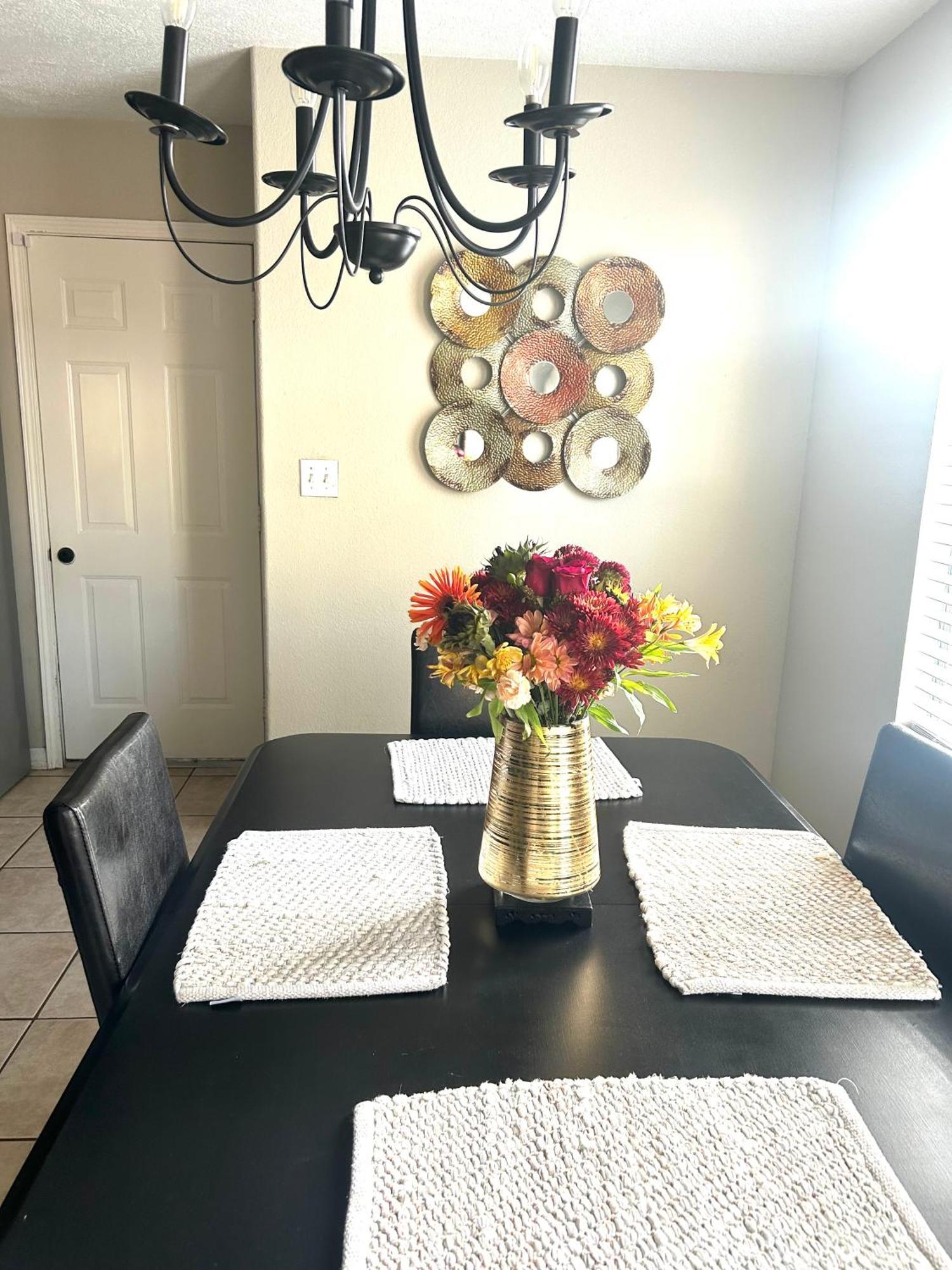 Sanctuary- Pristine And Spacious- Near Downtown * Houston