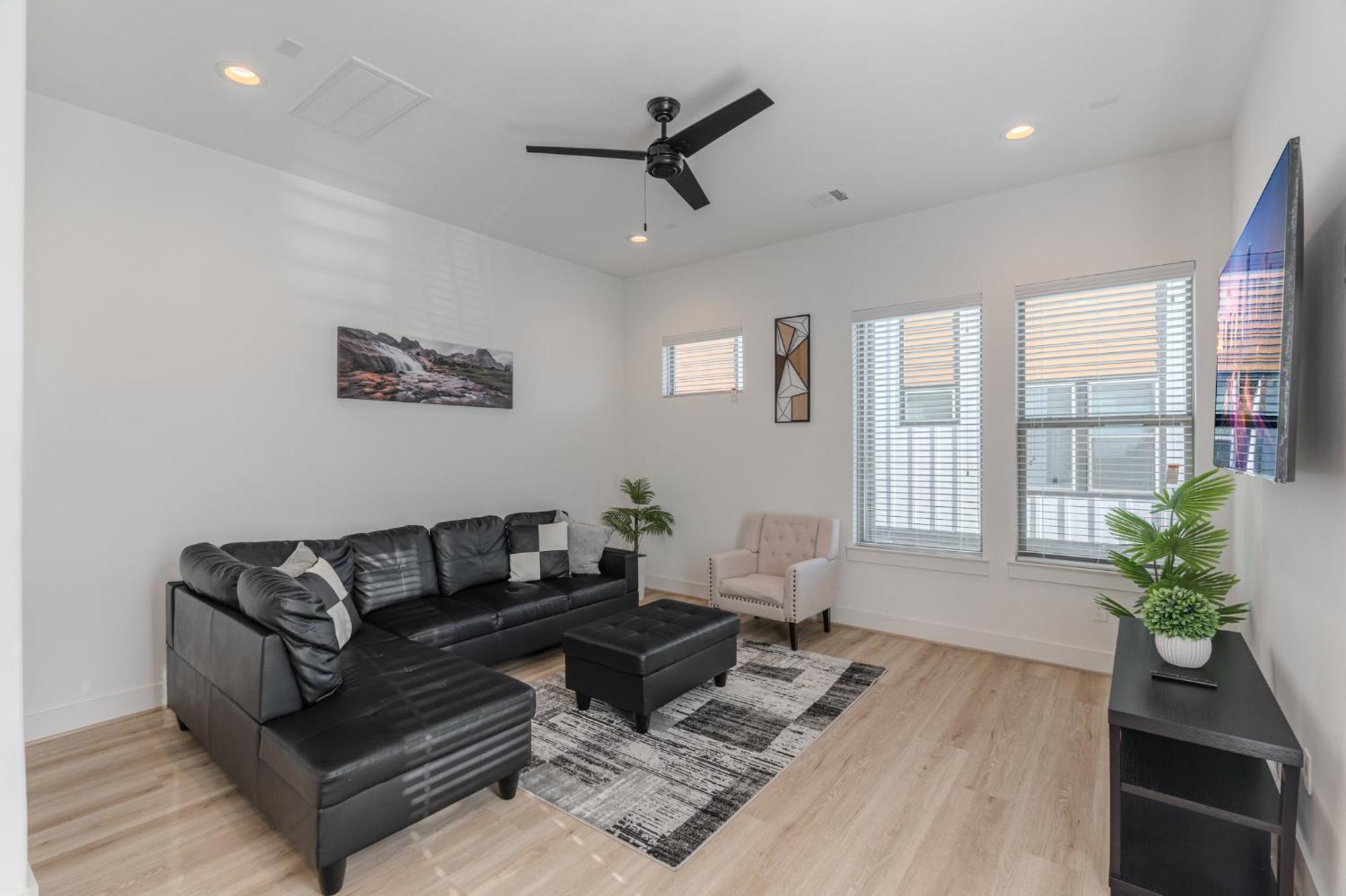 Holiday home Luxury Charming 3br 3bath Free Wi-fi 8 Guests, Gated Home, Downtown Houston
