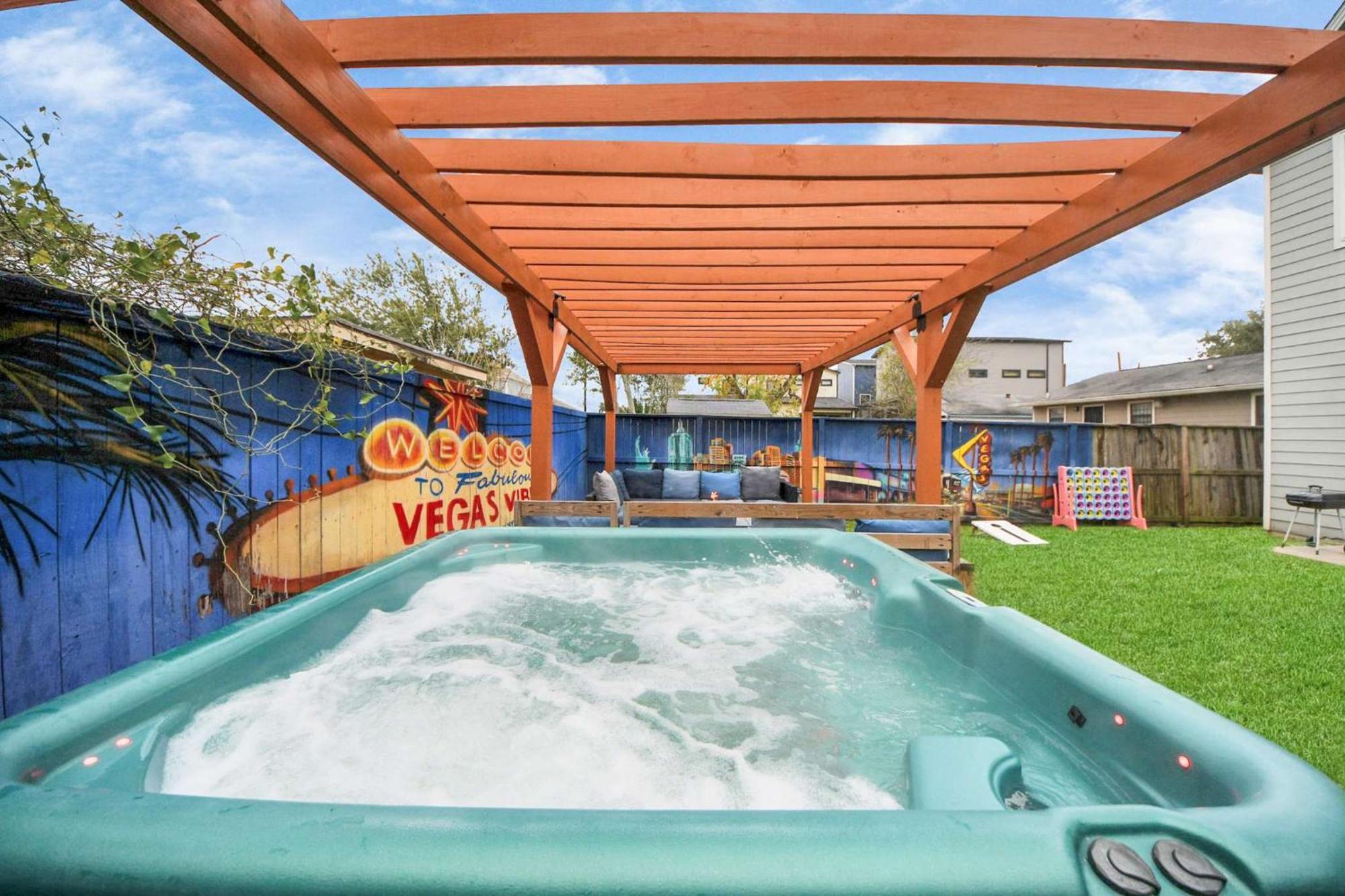 Holiday home Vibrant Vegas Vibes - Hot Tub & Games - Perfect 4 Family & Groups *
