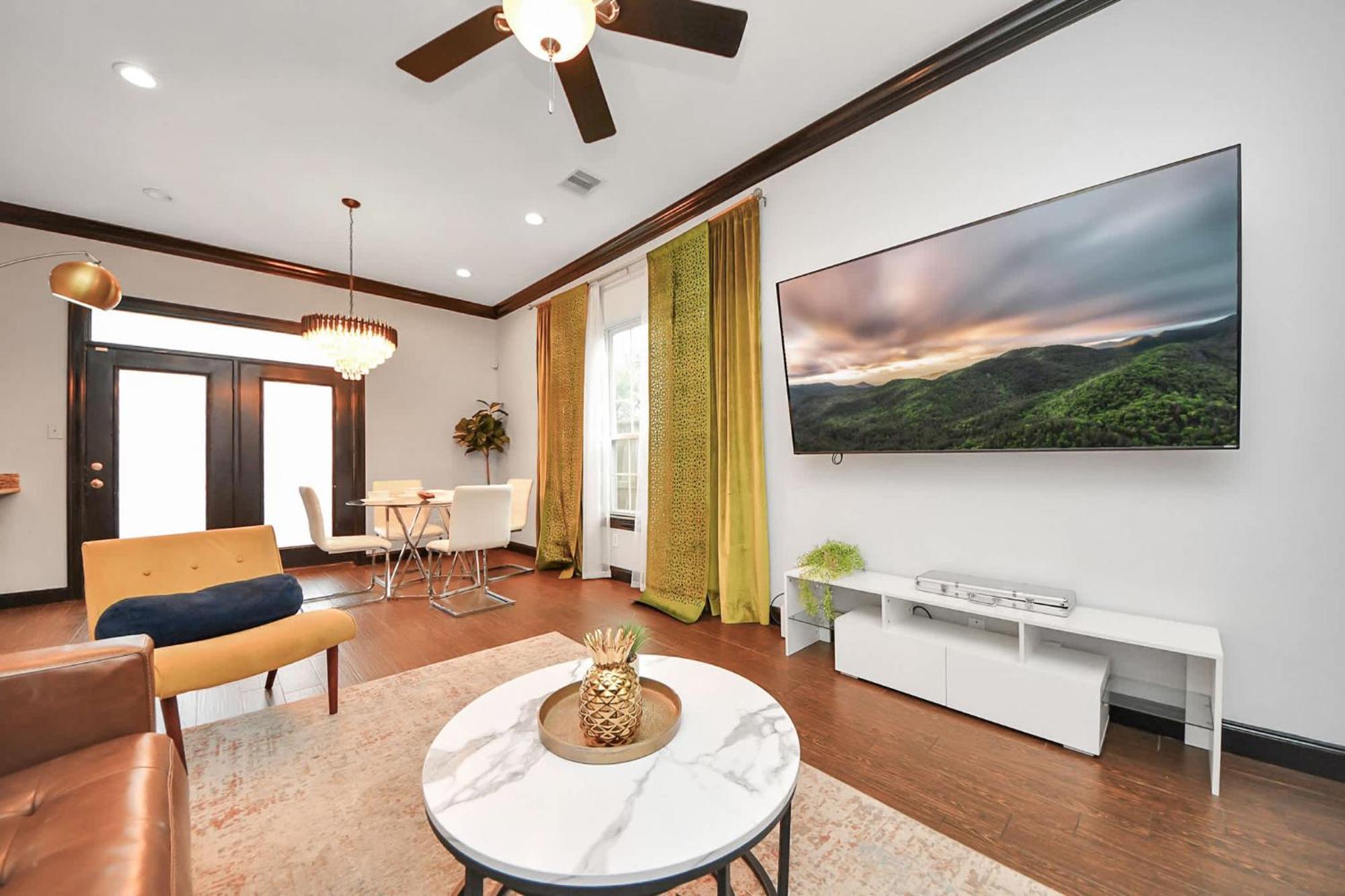 Holiday home Vibrant Vegas Vibes - Hot Tub & Games - Perfect 4 Family & Groups *