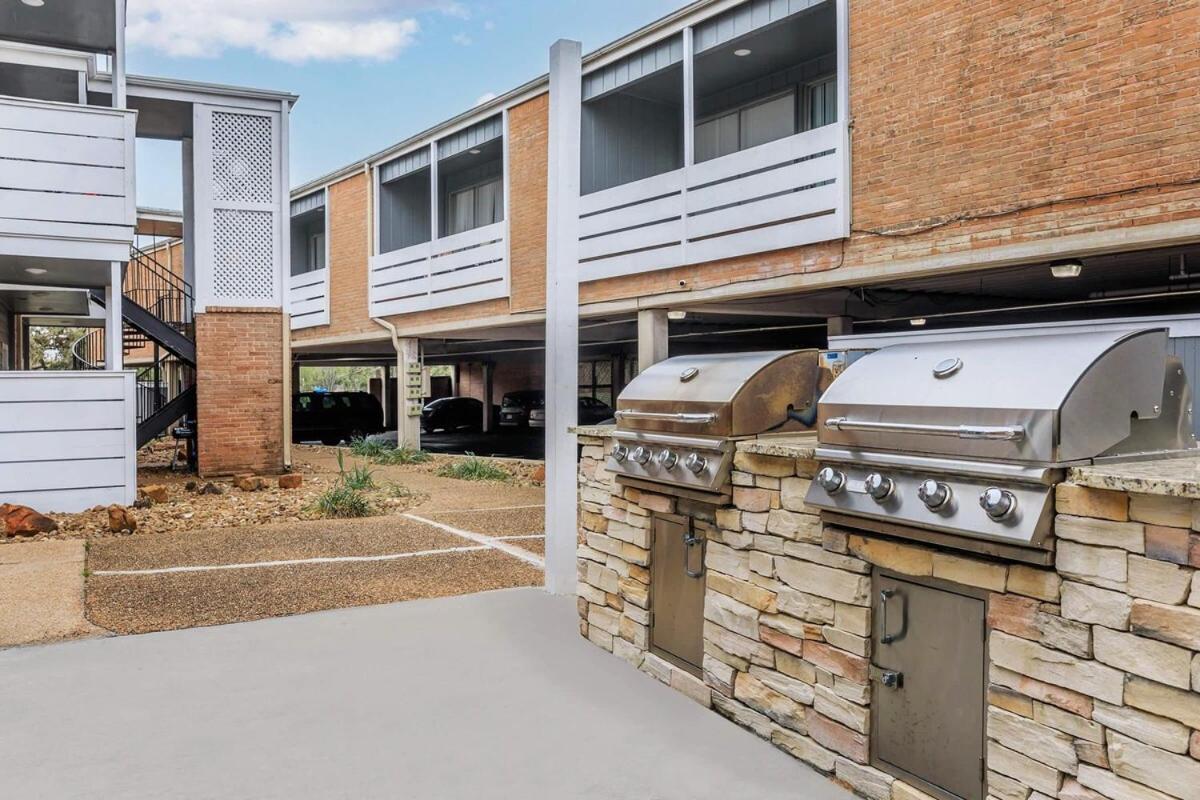 Apartment In Close To Nature & Urban Excitement *