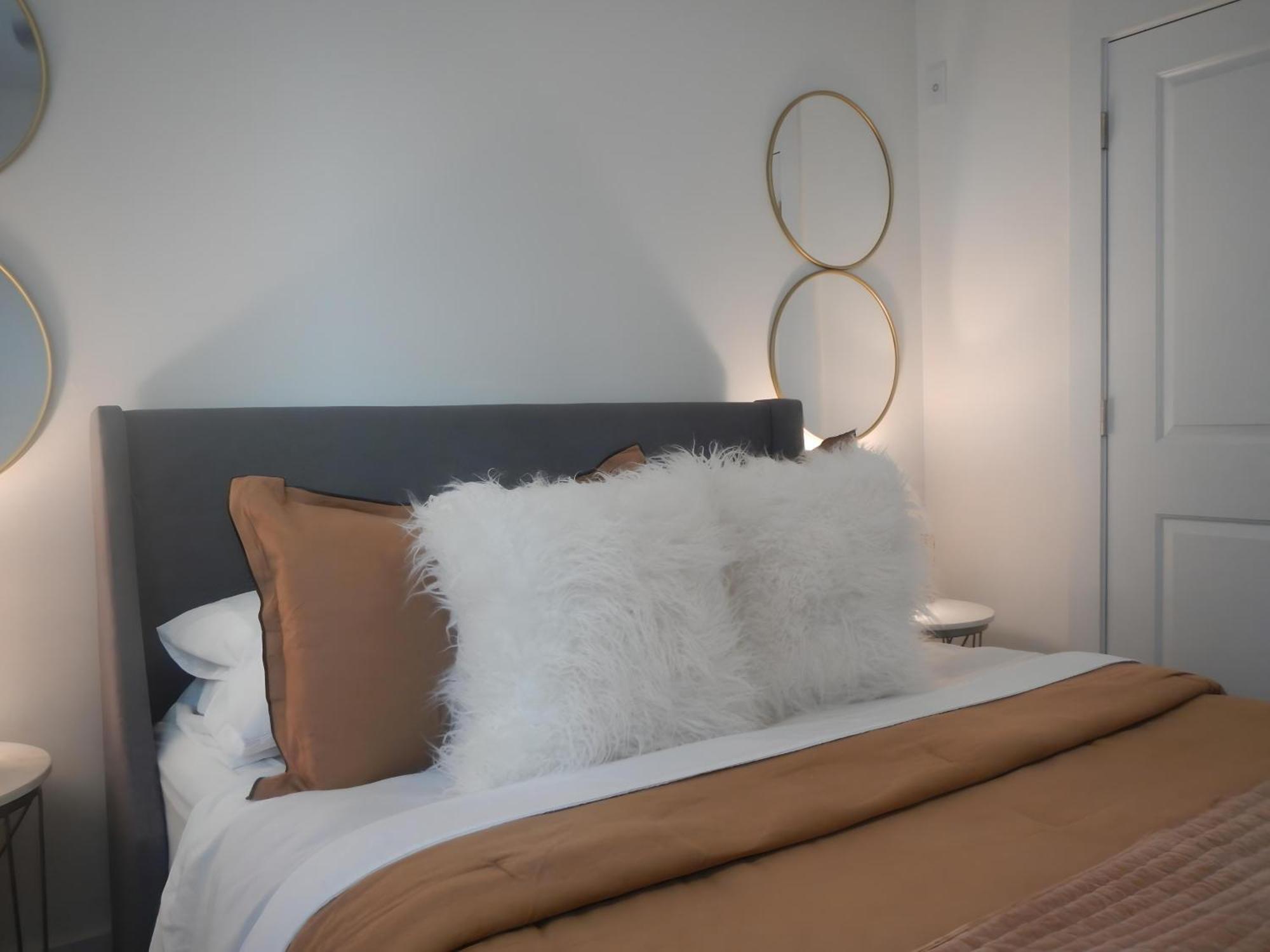 The Downtown Nook A Cozy Urban Escape Apartment