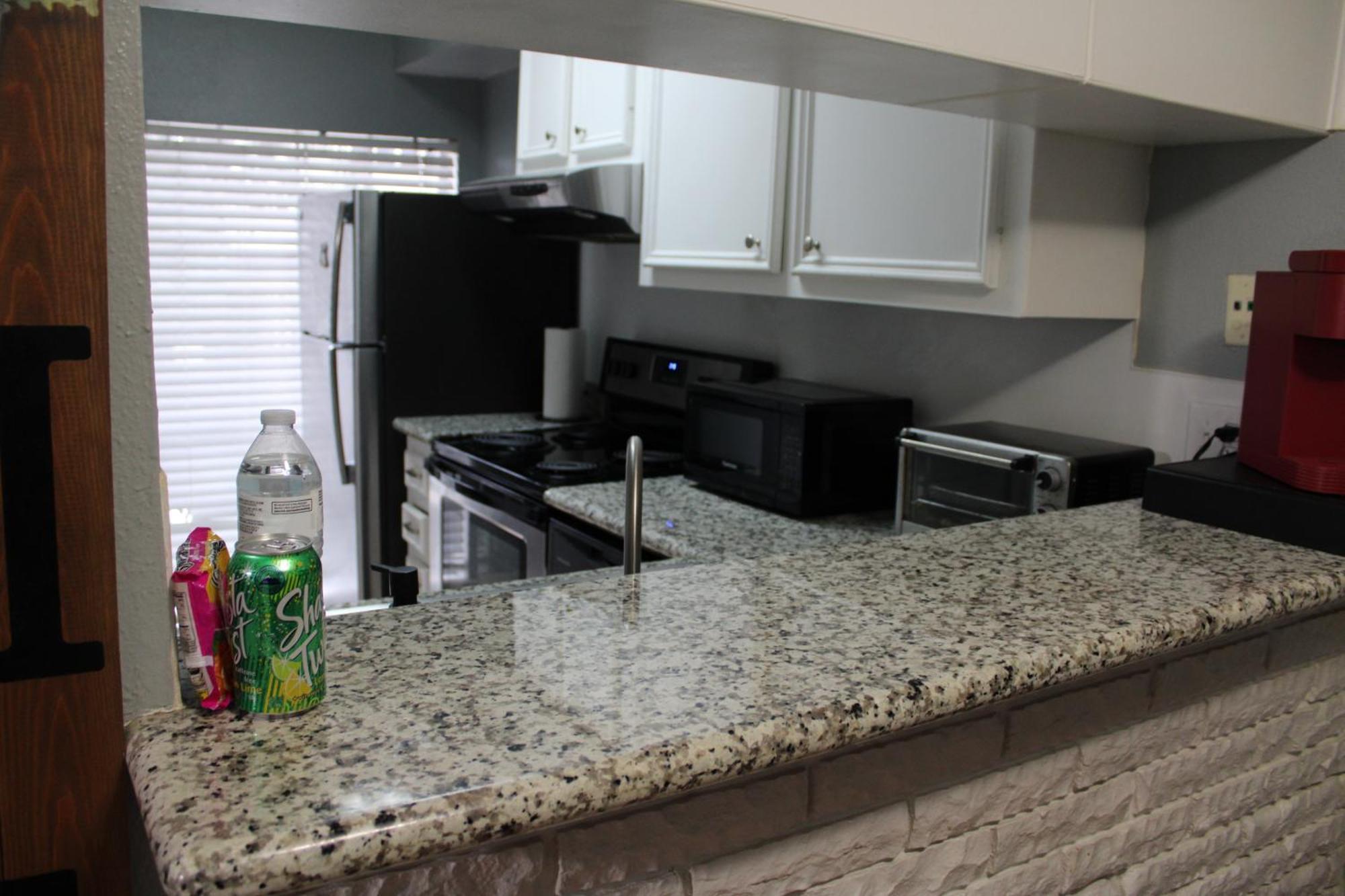 Blue Shark *e10* @ Midtown Vibrant King Houston