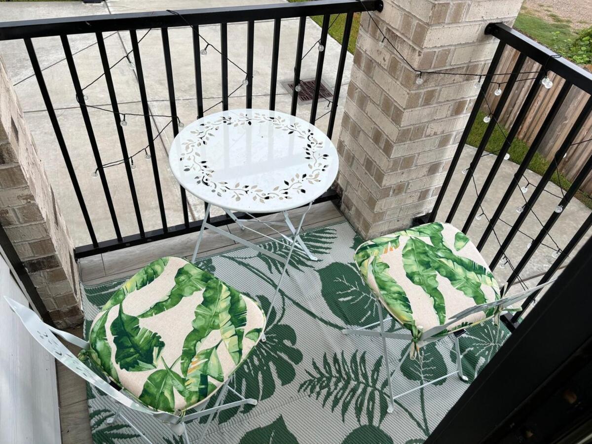 Holiday home 2bd 2br Modern House Oasis