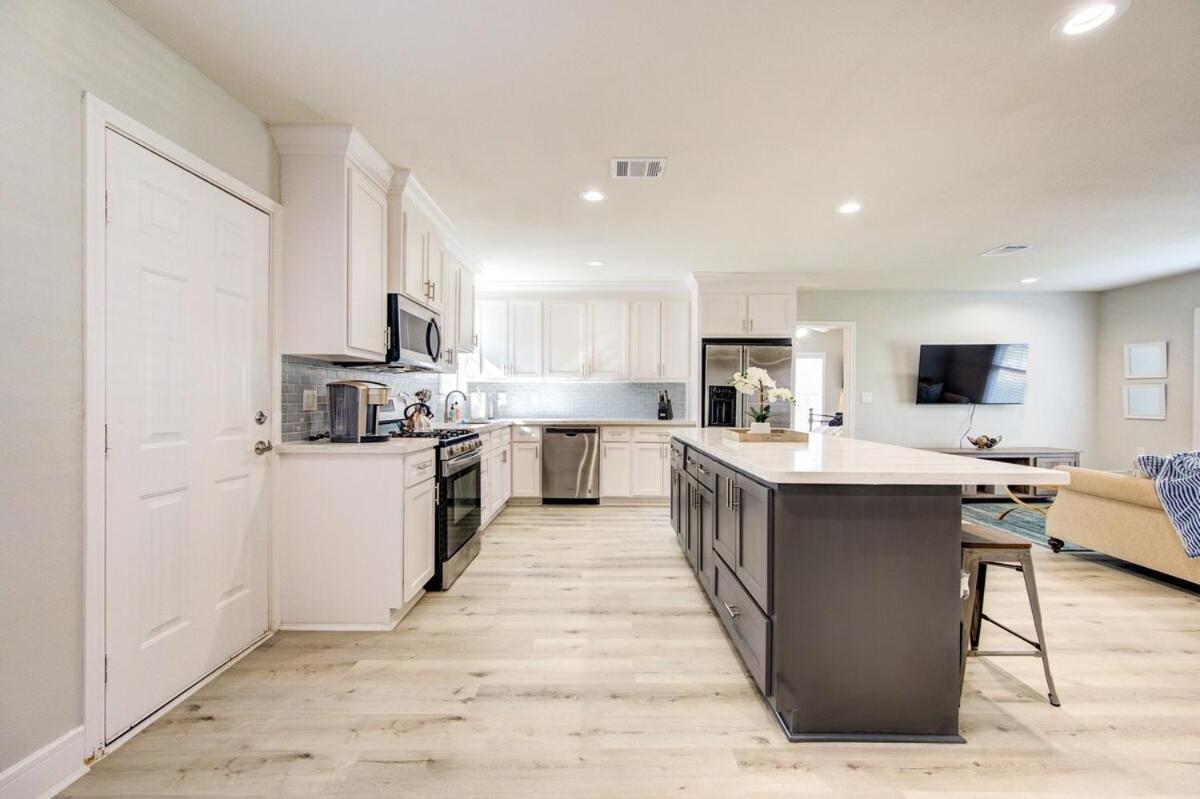 Warm & Spacious 3br Centrally Located Near Nrg *