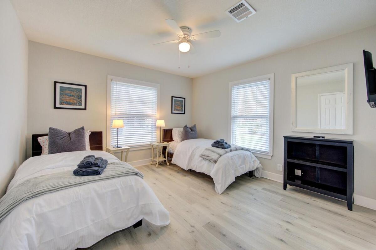 Warm & Spacious 3br Centrally Located Near Nrg Holiday home