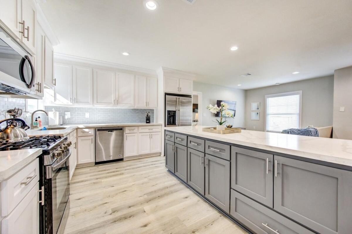 Holiday home Warm & Spacious 3br Centrally Located Near Nrg *