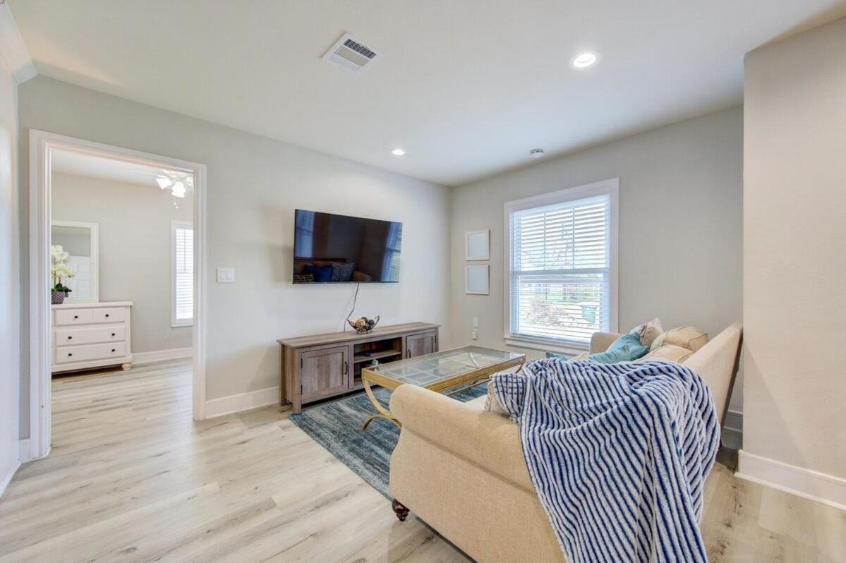 Warm & Spacious 3br Centrally Located Near Nrg *