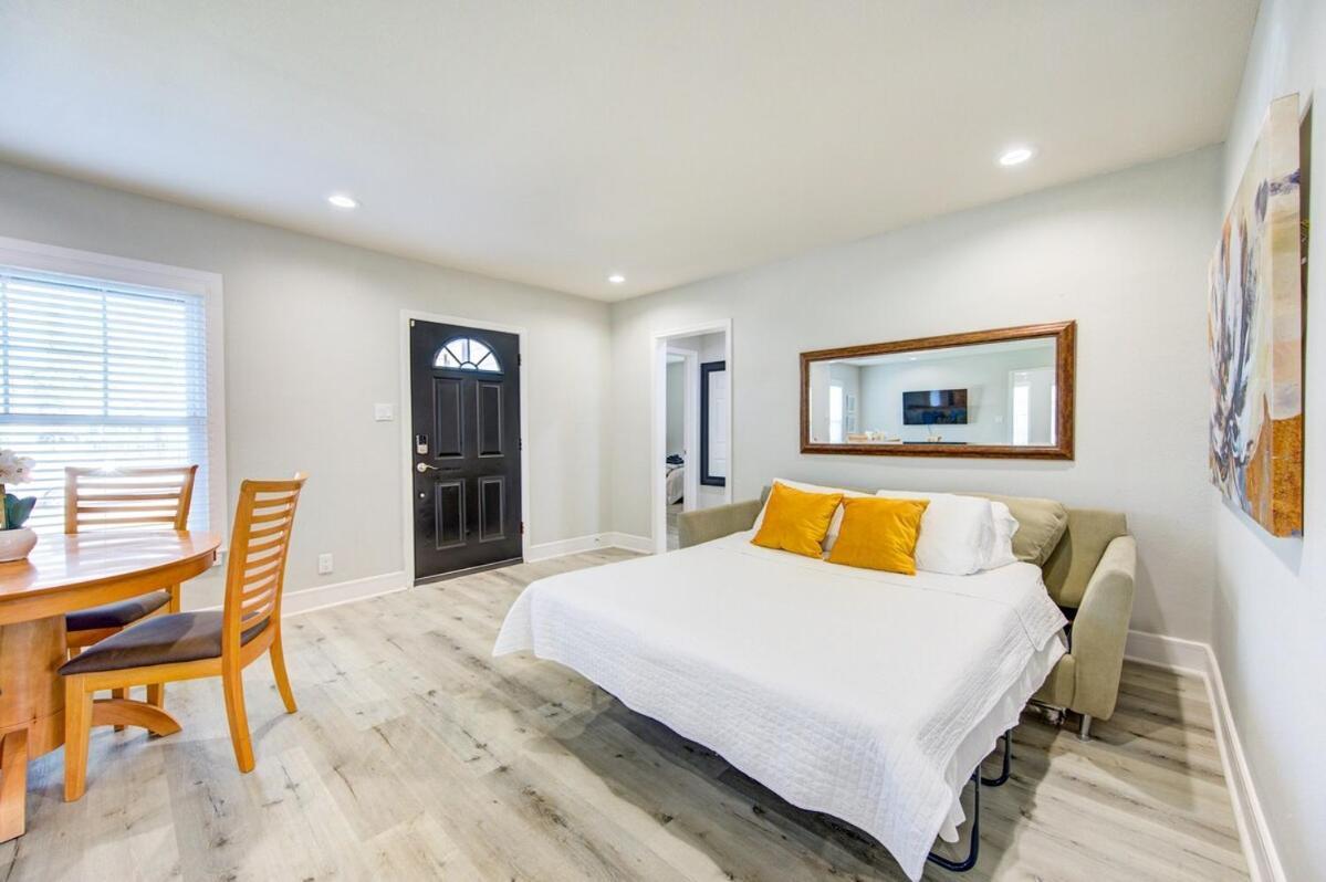 Warm & Spacious 3br Centrally Located Near Nrg Holiday home