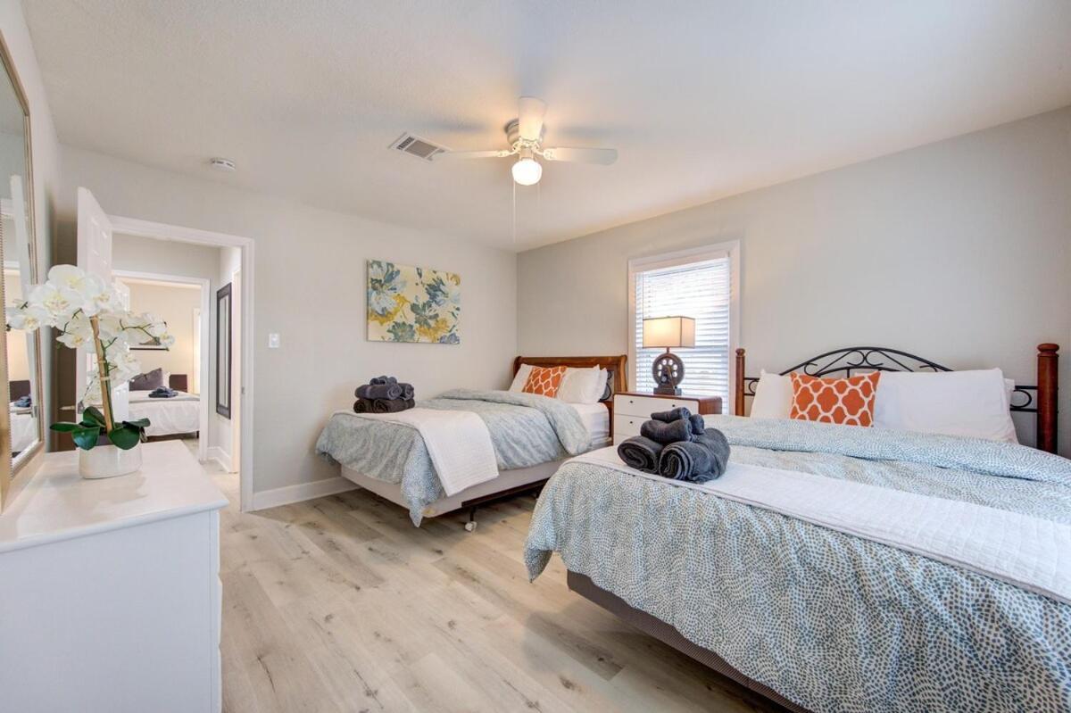 Holiday home Warm & Spacious 3br Centrally Located Near Nrg *