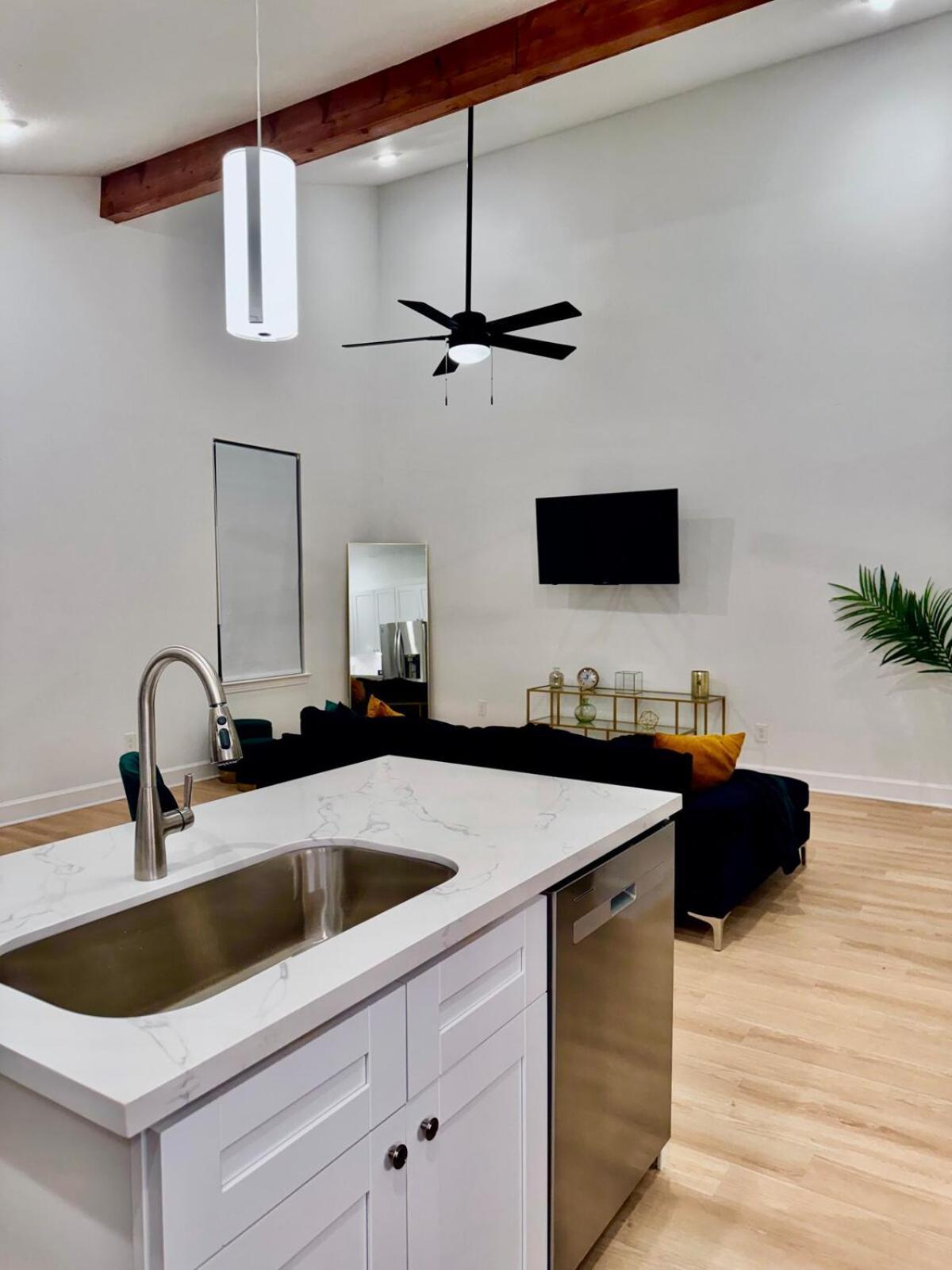 New Build! 3bed Med Center - 10 Min To Downtown Holiday home Houston