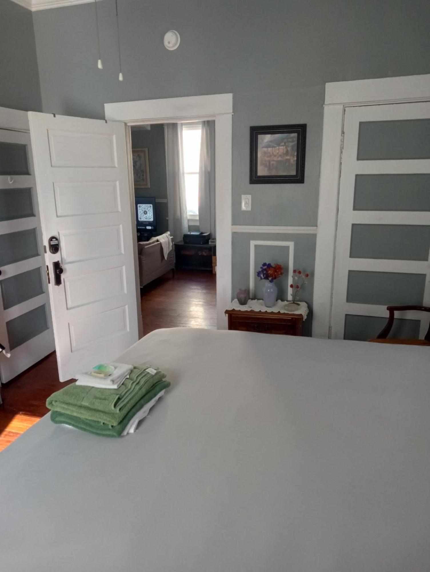 Bed & Breakfast Angies In The Heights *
