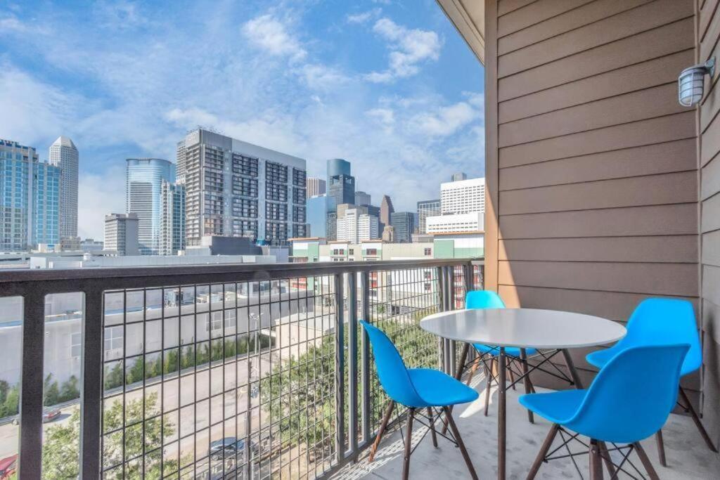 U4 Penthouse Downtown Apartment *