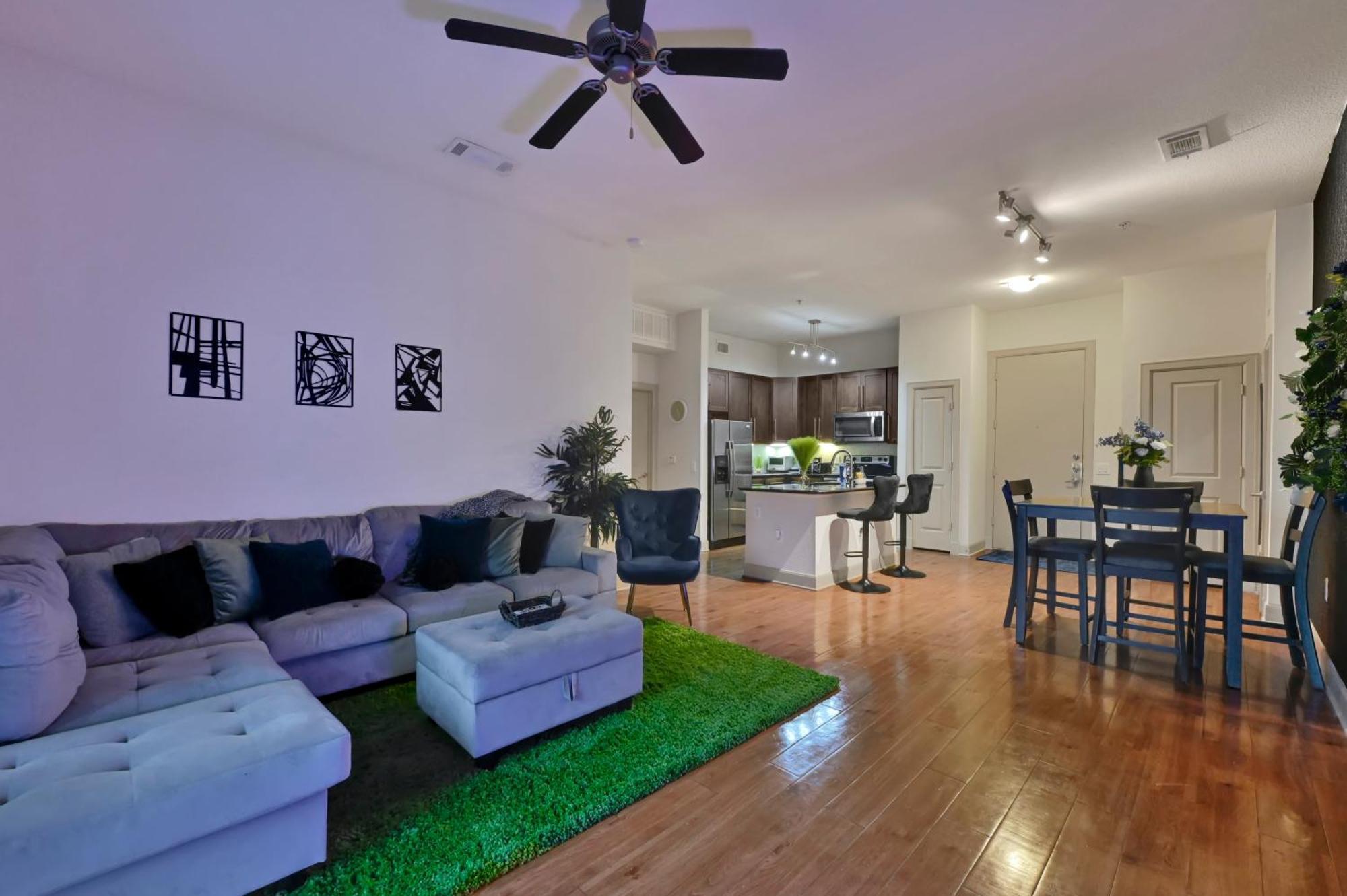 - Walk To Nrg Stadium, Relax By The Pool, And More!