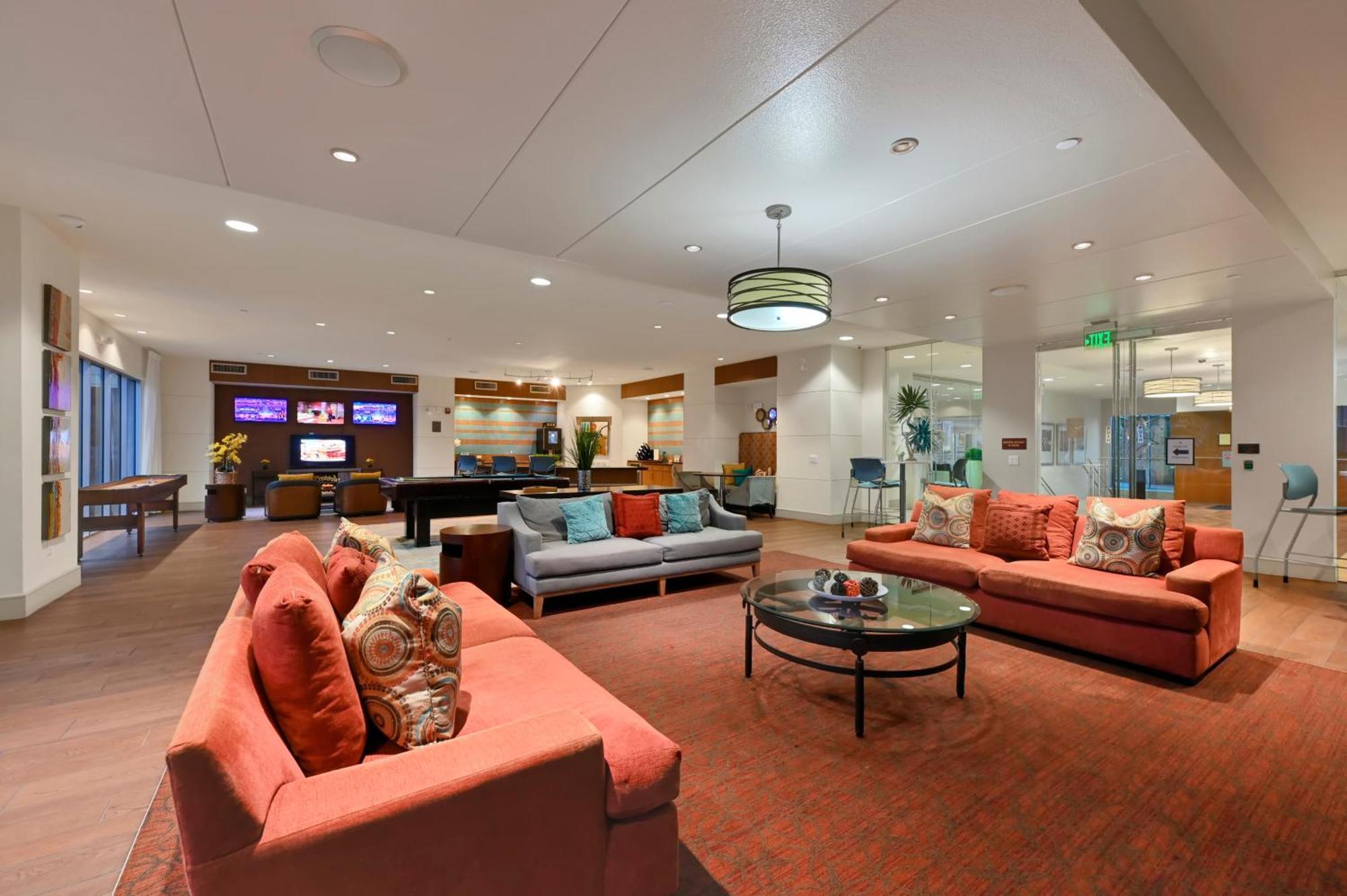 Apartment - Walk To Nrg Stadium, Relax By The Pool, And More! *