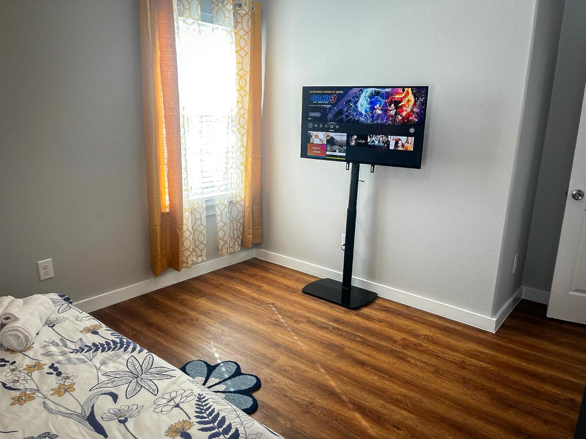 Holiday home 3br Retreat Near Downtown - Airport - Nrg Stadium