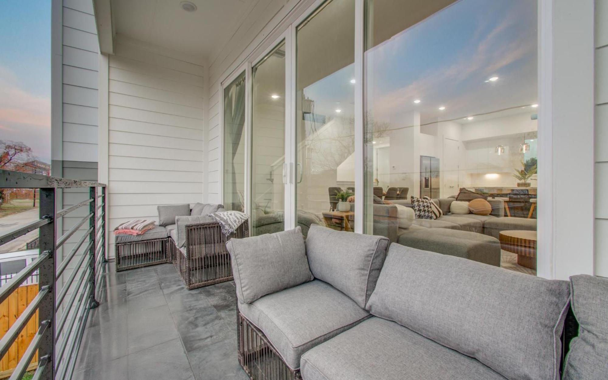 Eco-chic Modern, King Bed, 3br, 10 Min To Nrg, Dntwn & Med Center, Inquire For Dscnt