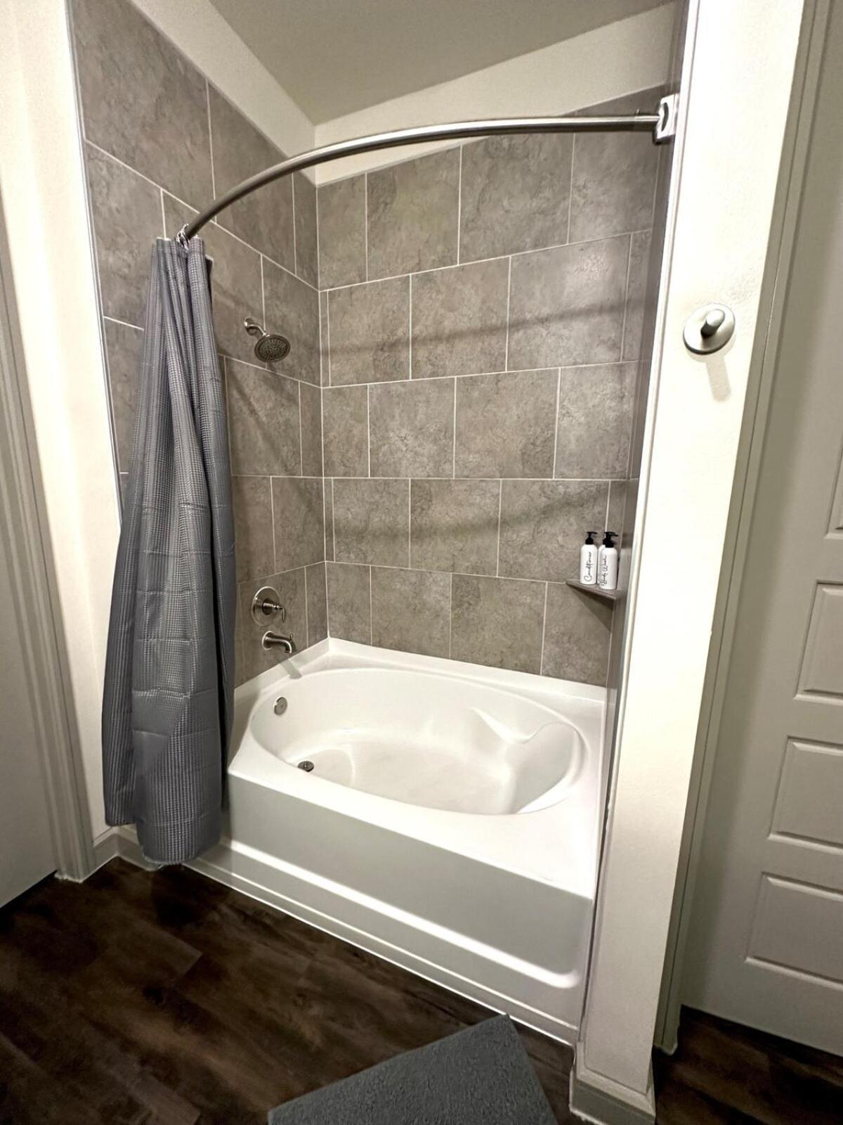 Luxury Cozy 1bdapt Downtownview
