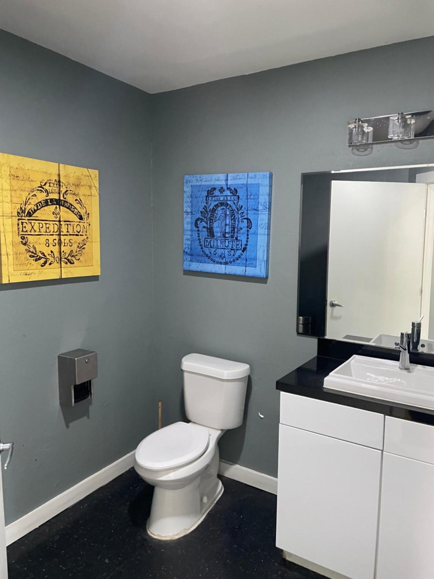 Huge One Bedroom With 2 Queen Size Beds