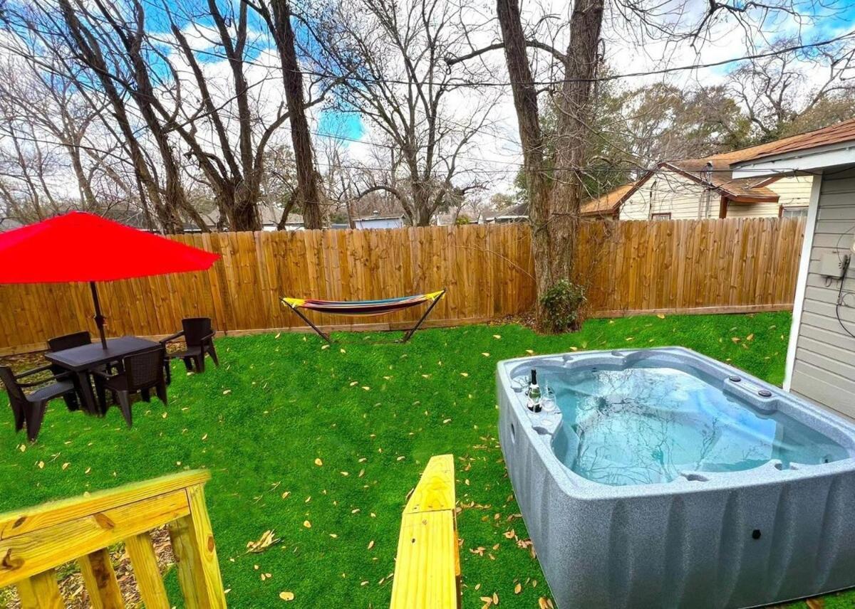 Comfy 5br With Hot Tub, 10min From Ngr Stadium