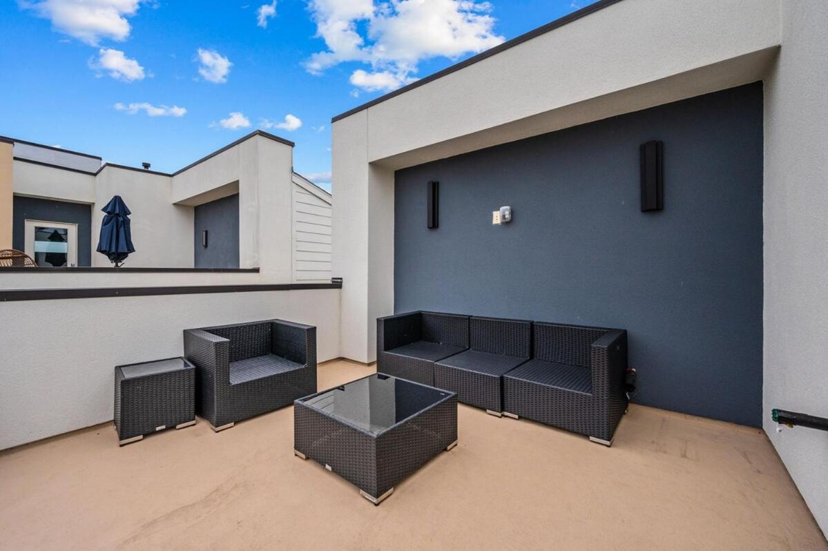 Luxury With Rooftop Houston