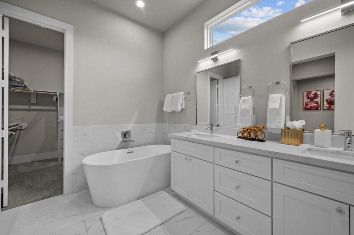 Luxury With Rooftop Holiday home Houston