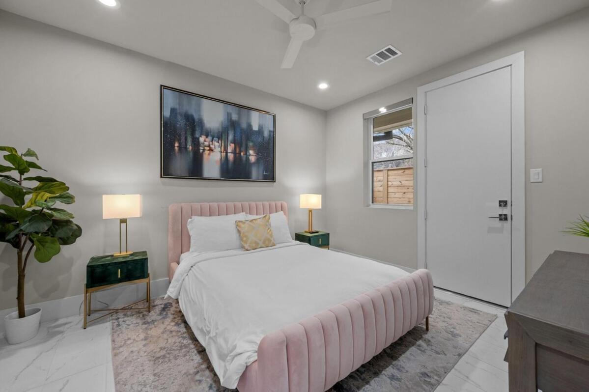 Luxury With Rooftop Holiday home Houston