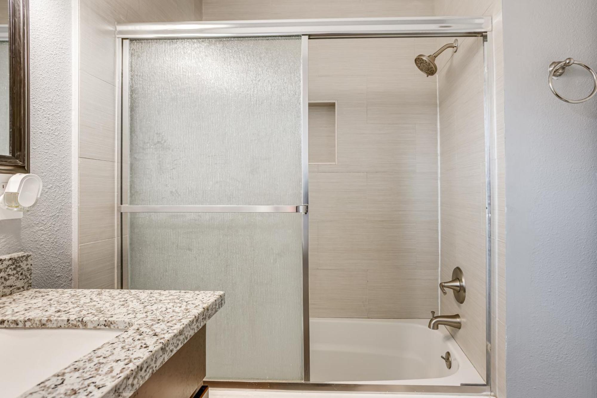 10 Mi To Dtwn Spacious Retreat In Houston! Holiday home